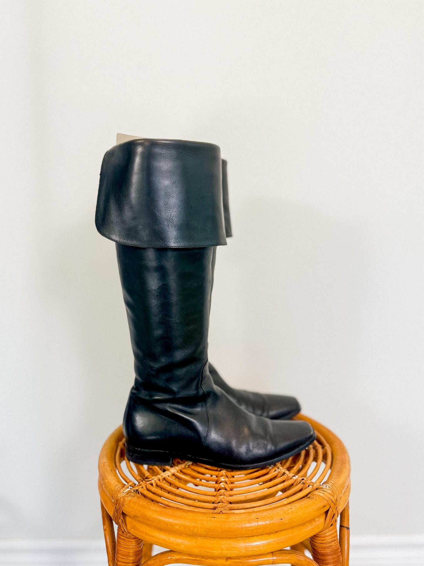 AQUATALIA Tall Calf Leather Boots in Black (Size 7.5)