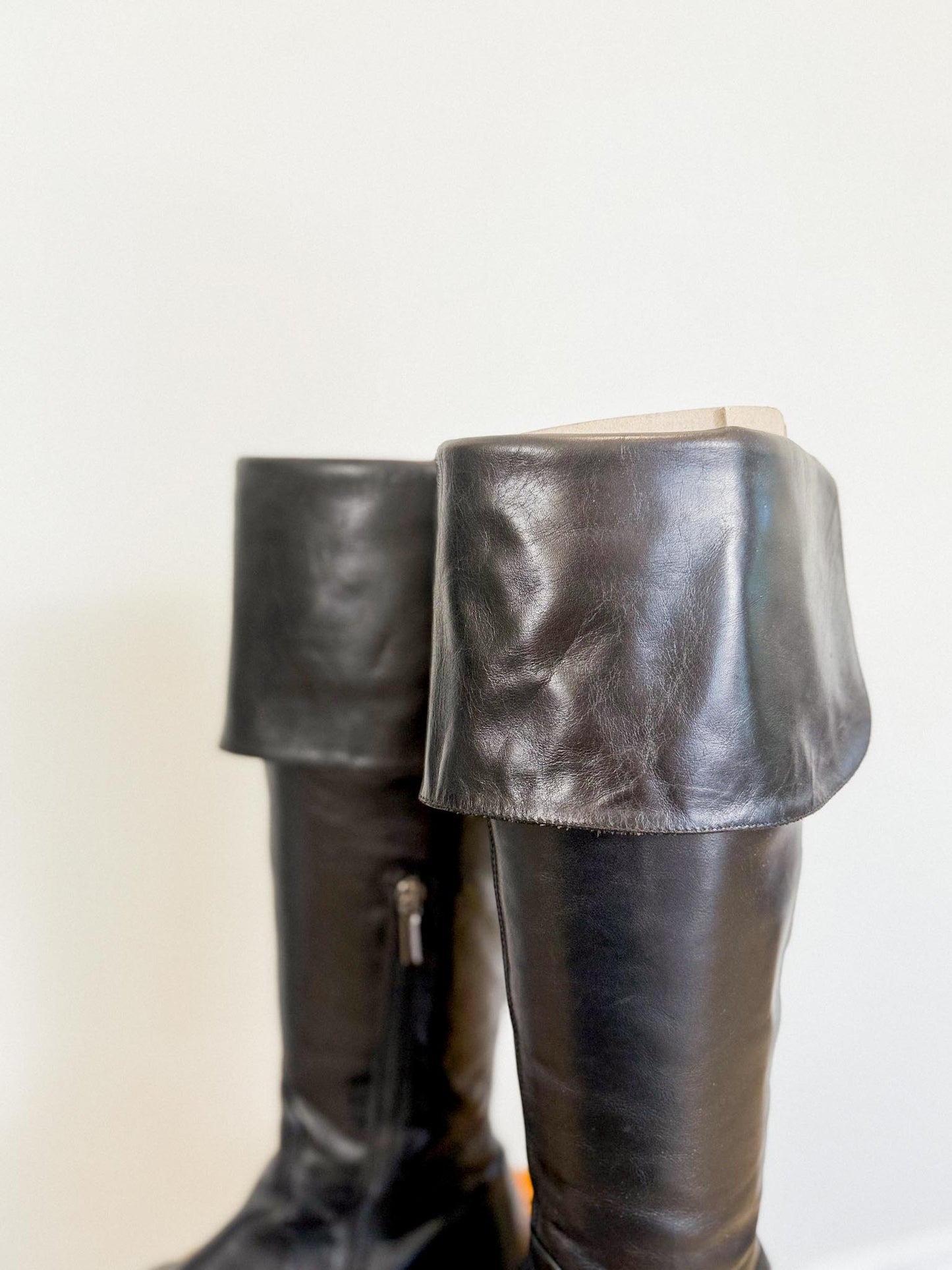 AQUATALIA Tall Calf Leather Boots in Black (Size 7.5)