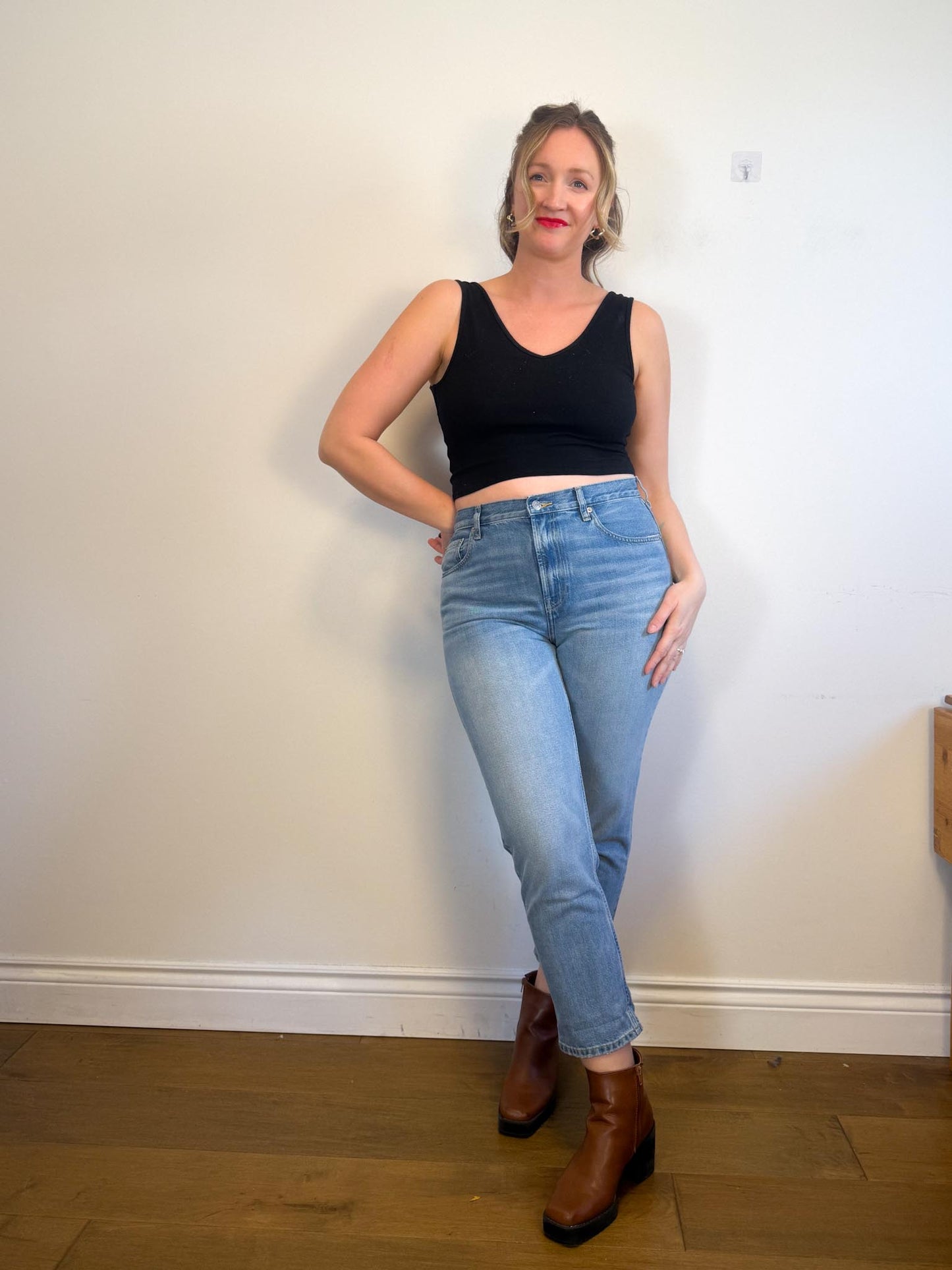 Everlane "The Super-Soft Relaxed Jean" NWT (Size 31)