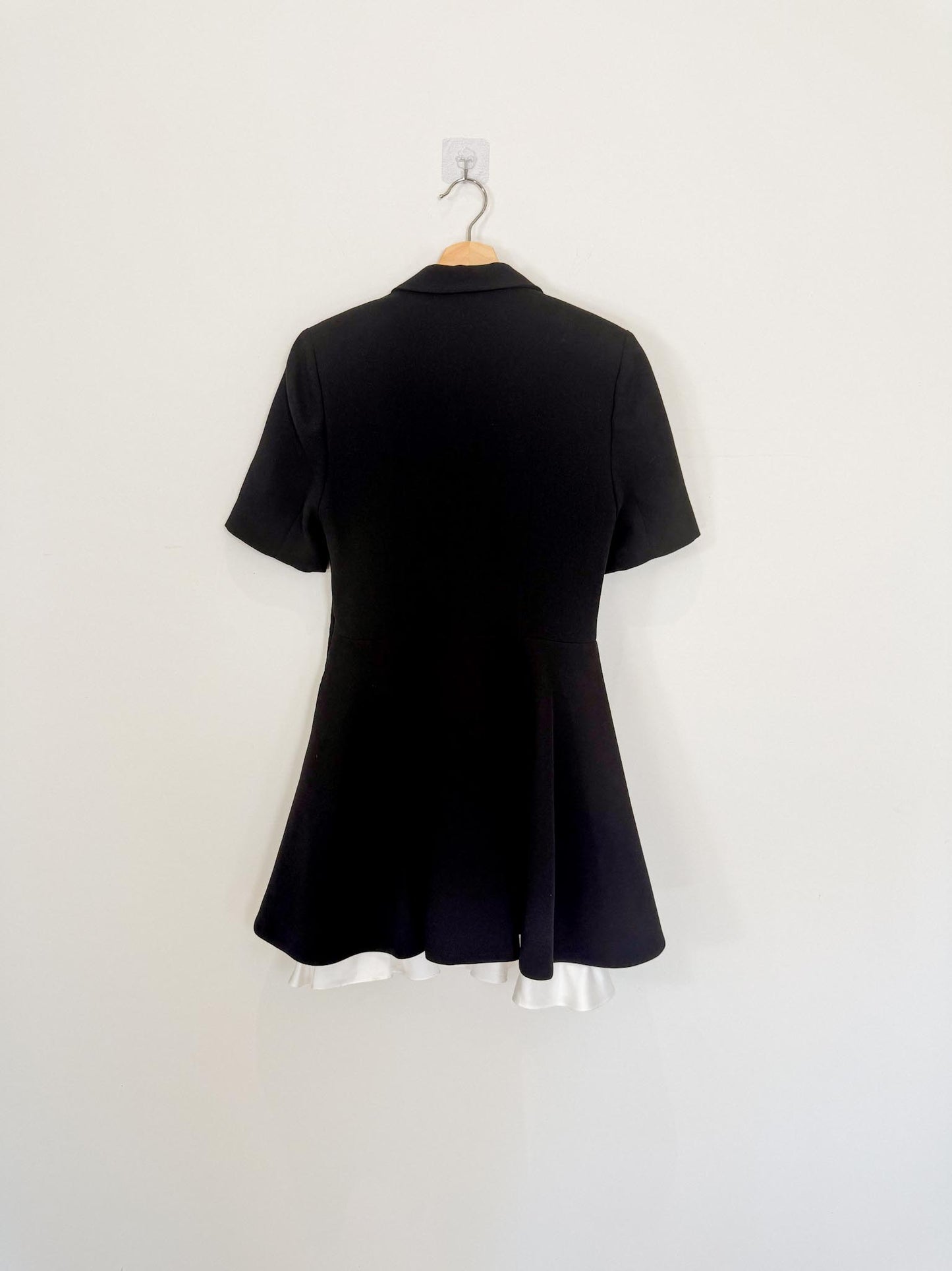 SANDRO "Short contrast skater dress" in Black NWT (Size S/M)