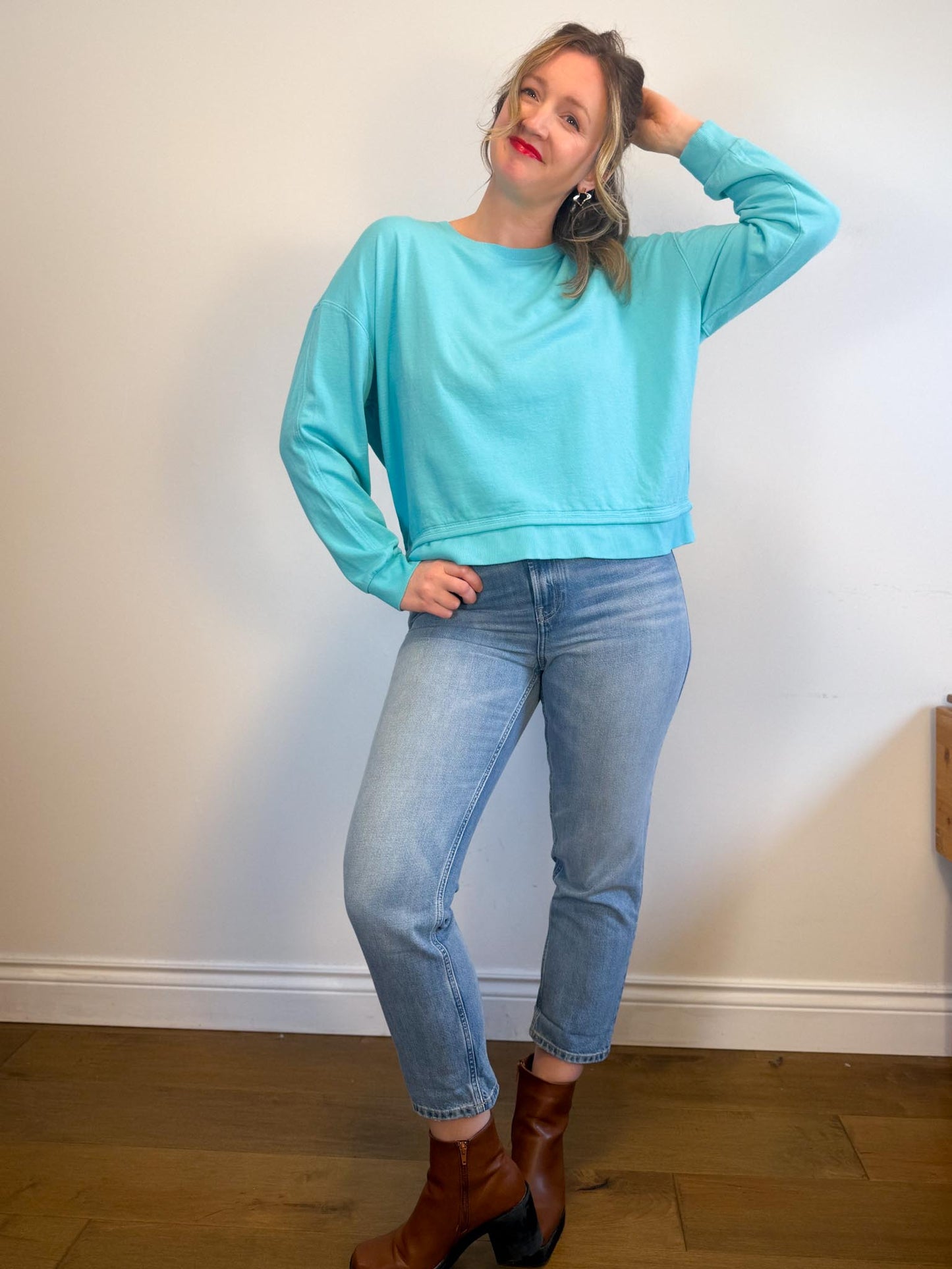 Athleta "Sundown Sweatshirt 2.0" in Aqua (Size L)
