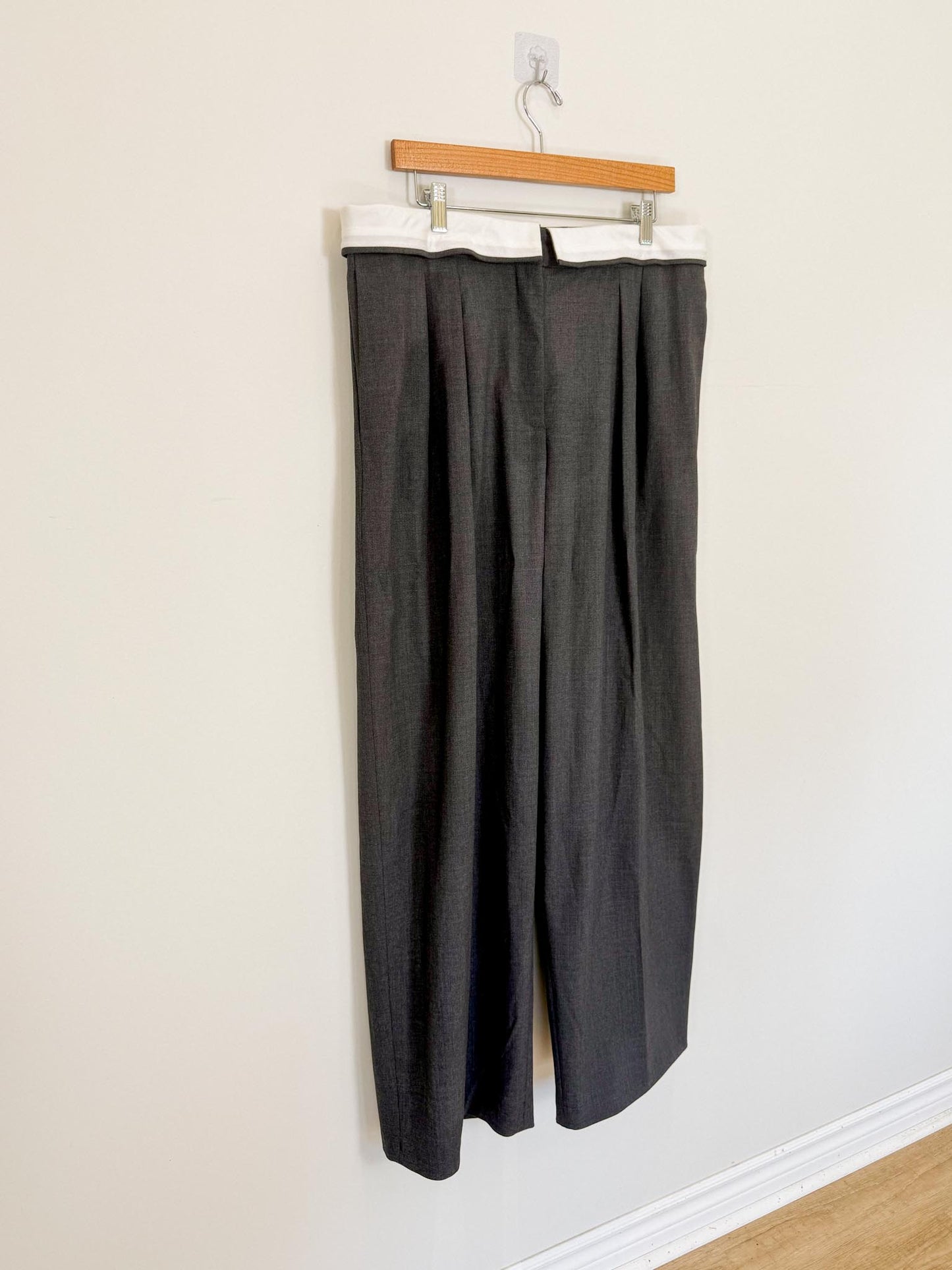 Babaton "Bureau Wool Pant in Dark Grey" (Size L/XL)