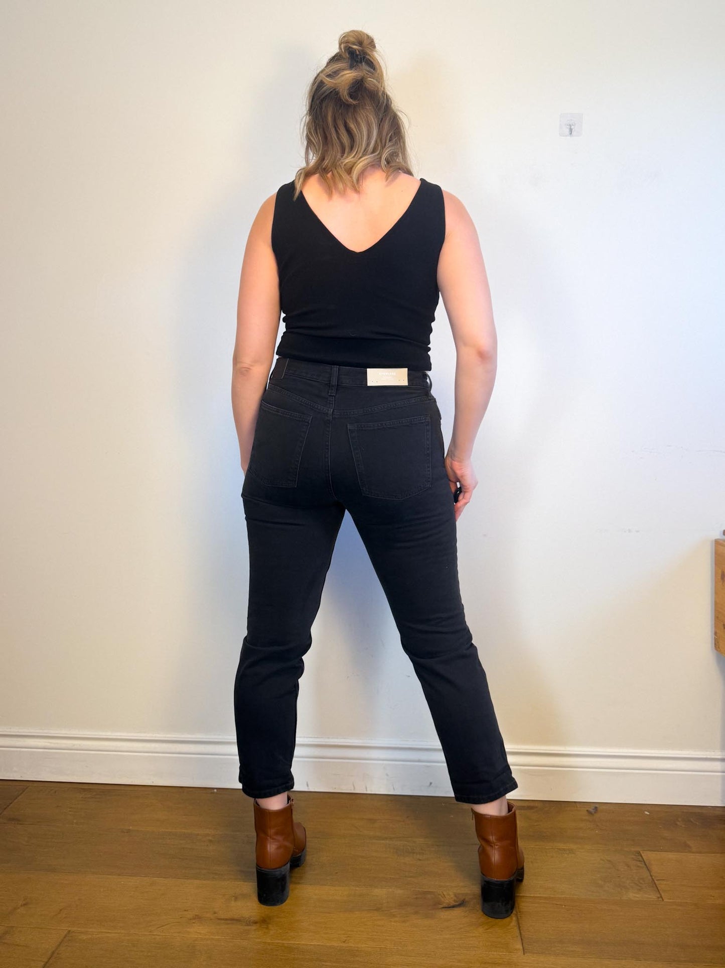 Everlane "The Super-Soft Relaxed Jean in Black" NWT (Size 31)