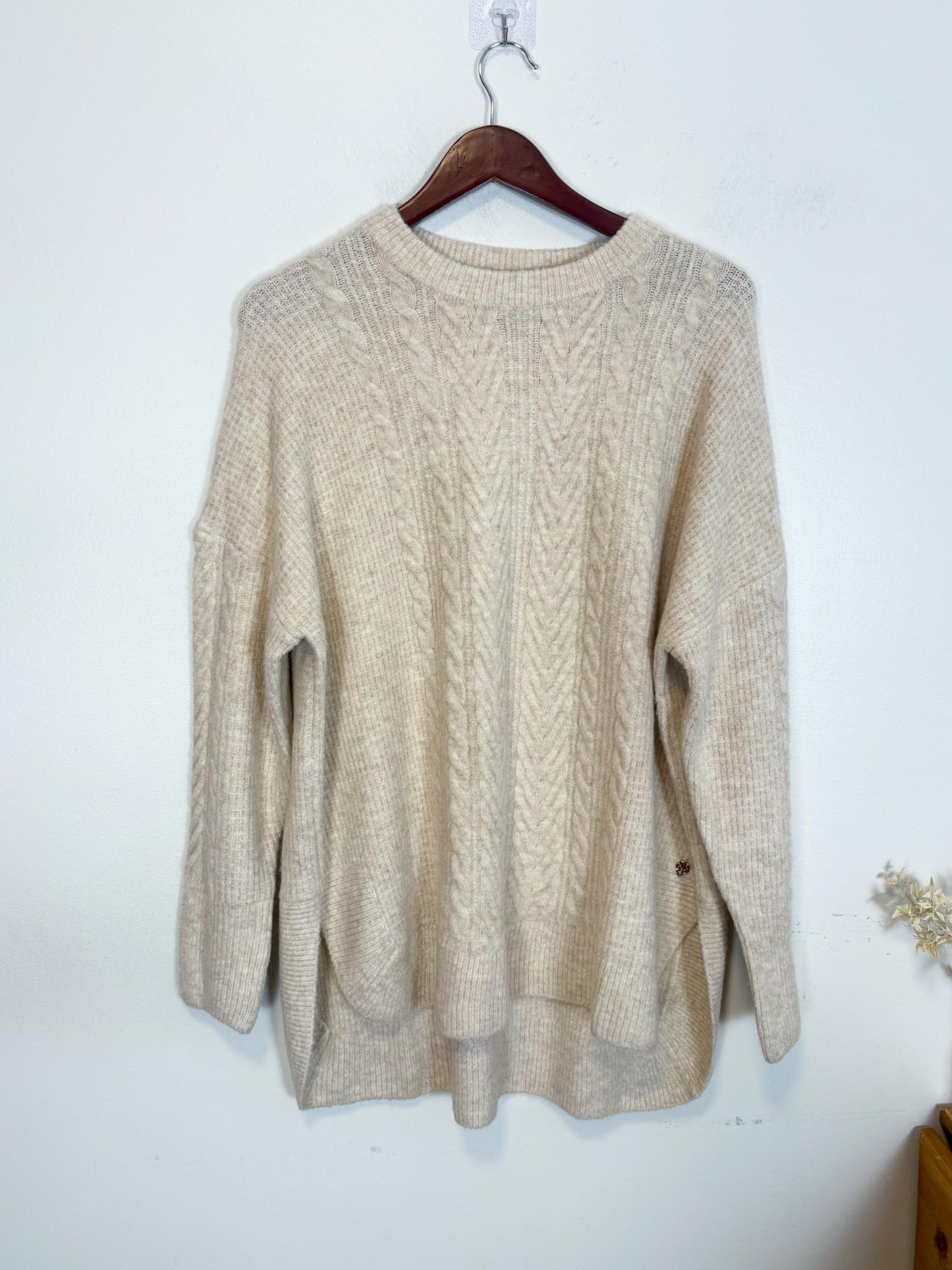 Hatley Cable Knit Sweater in Oatmeal NWT  (Size XL)