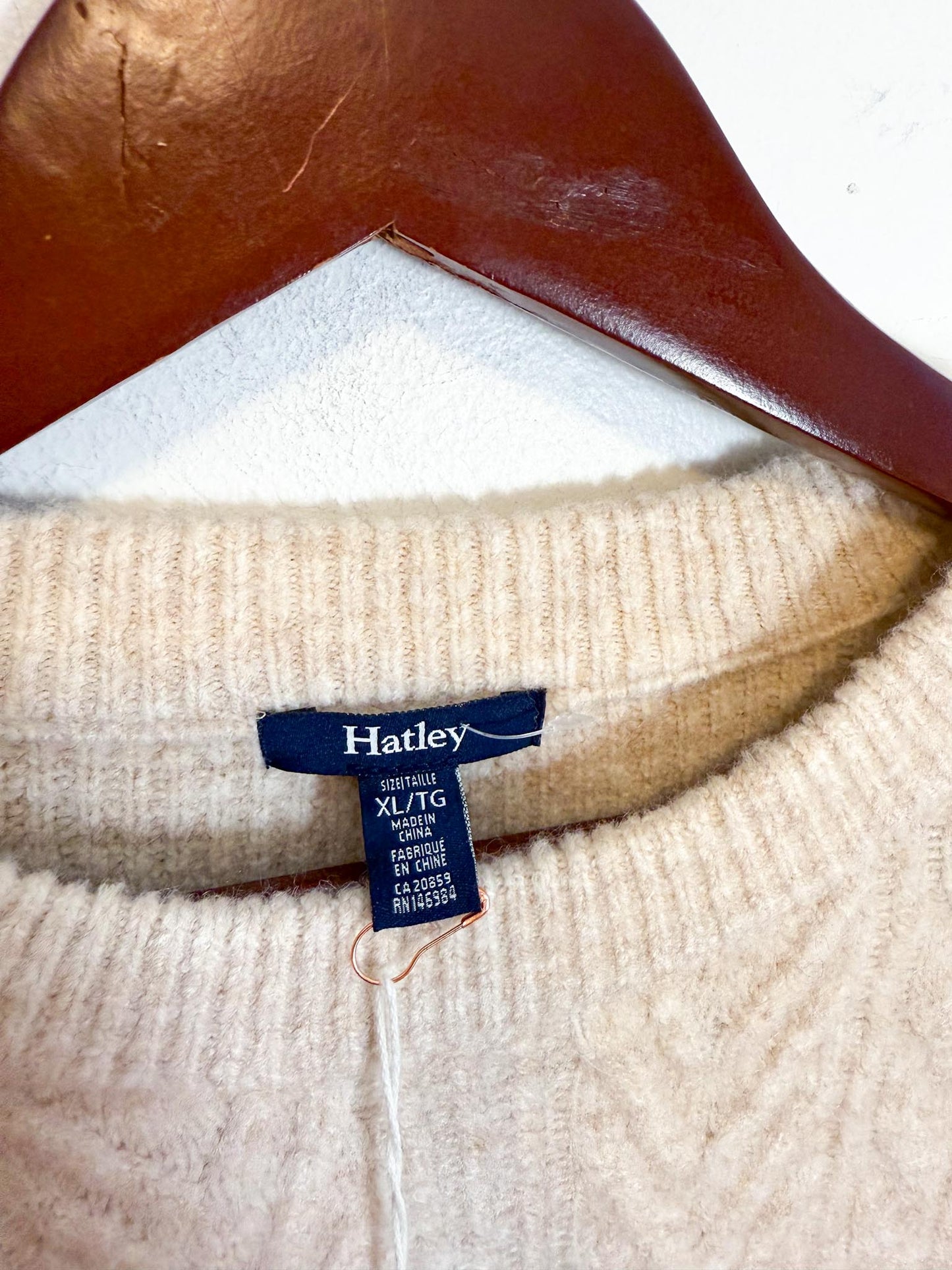 Hatley Cable Knit Sweater in Oatmeal NWT  (Size XL)