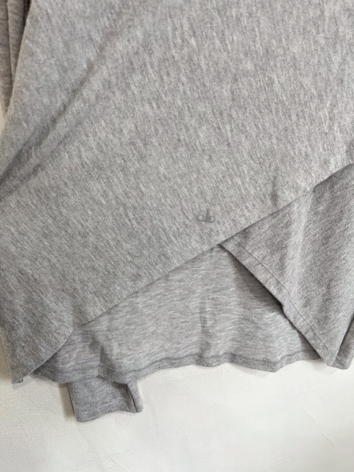 Alo Yoga "Embrace Mockneck Long Sleeve in Grey" (Size M/L)