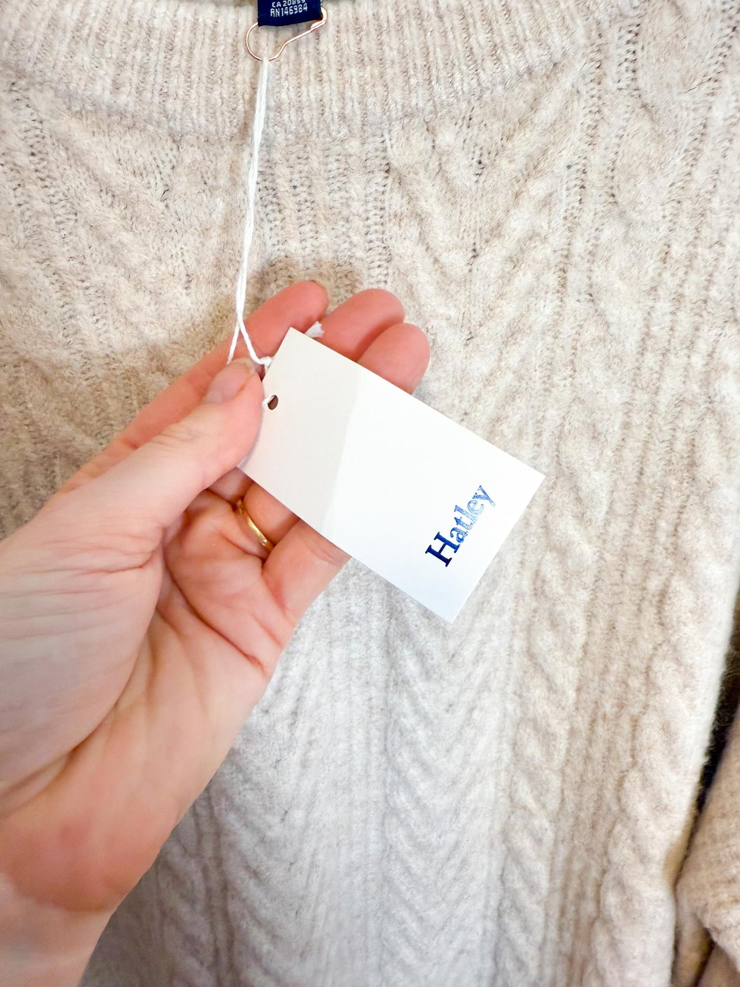 Hatley Cable Knit Sweater in Oatmeal NWT  (Size XL)