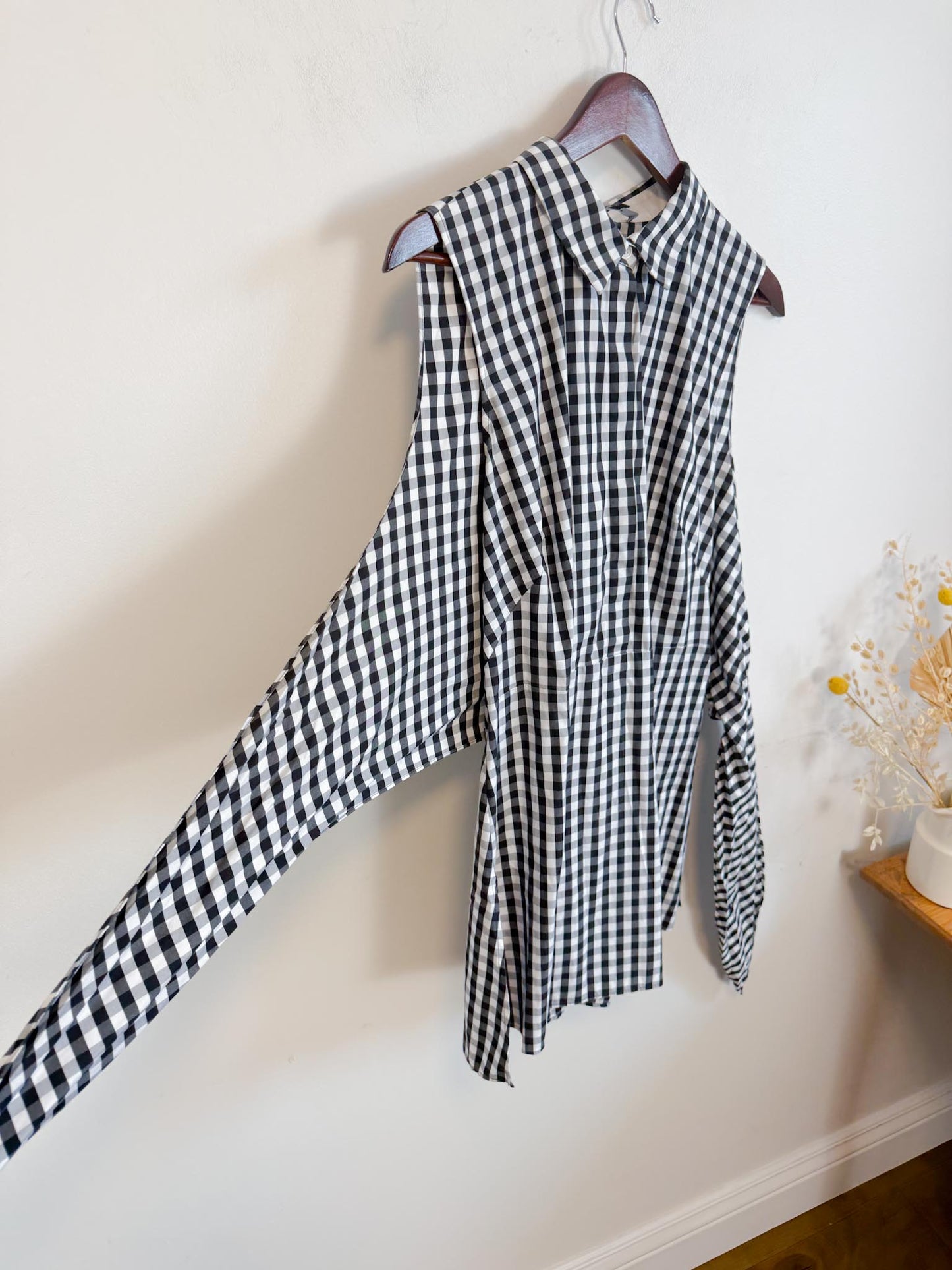 Lafayette 148 "Mariel Check Sleeveless Front Tie Blouse in White/Black" (Size L)