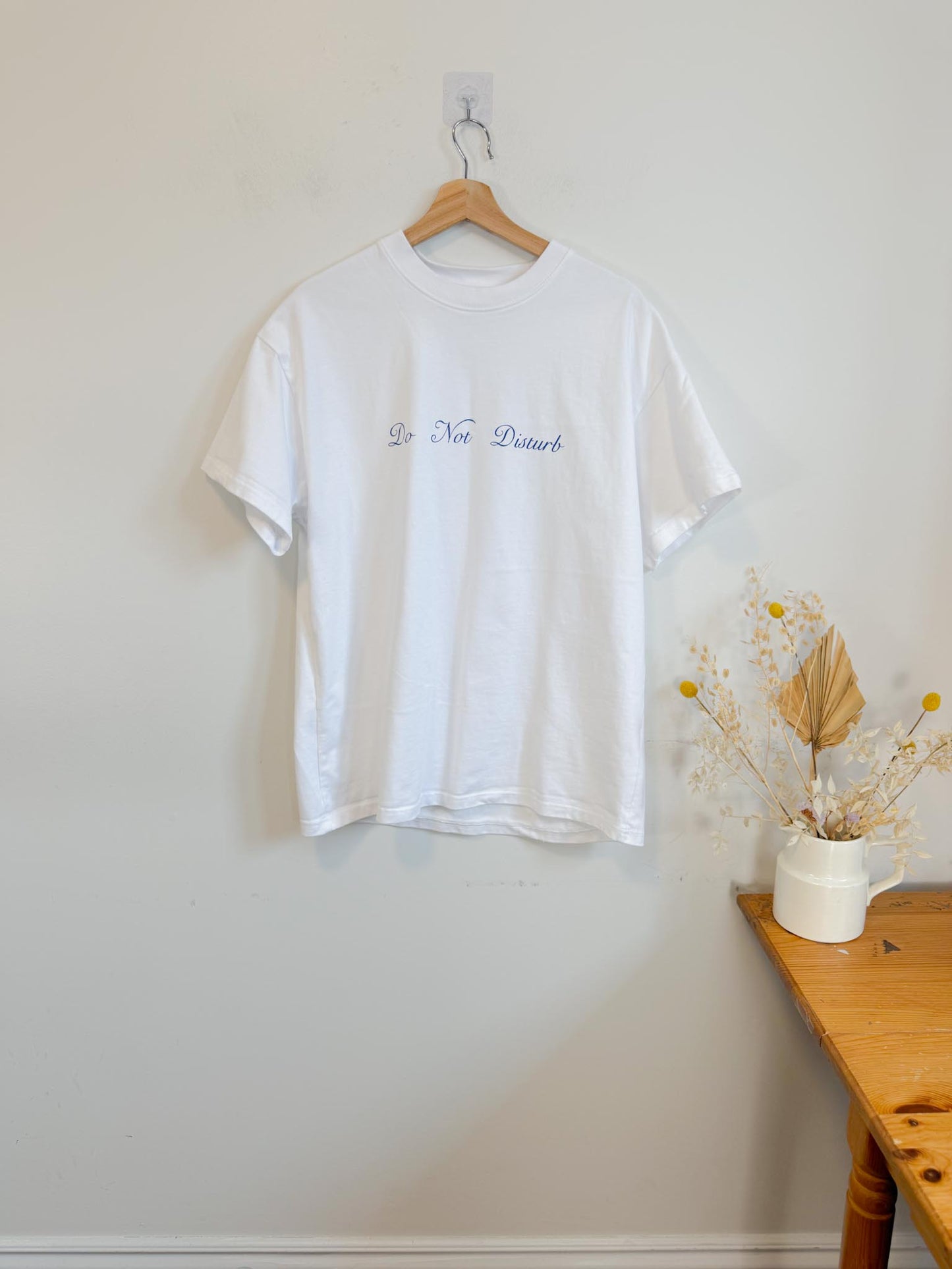 MR.SATURDAY Designer "Do Not Disturb" Graphic T-Shirt in White (Size M)
