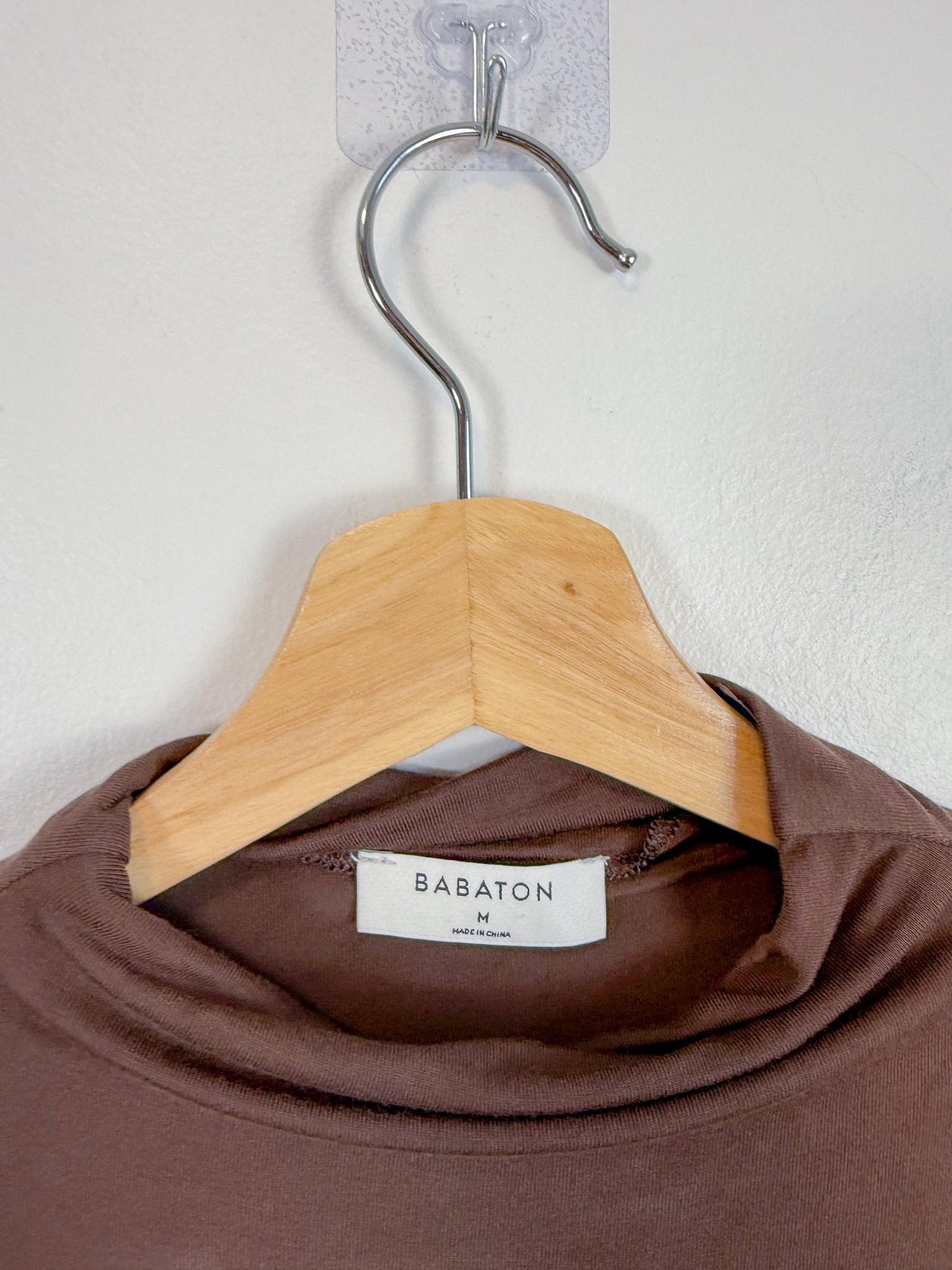 Babaton Sleeveless Mockneck Top in Brown (Size M)