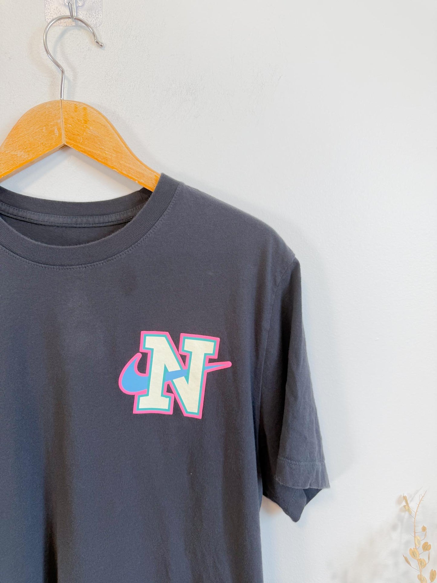 The Nike Tee in Grey (Size M)