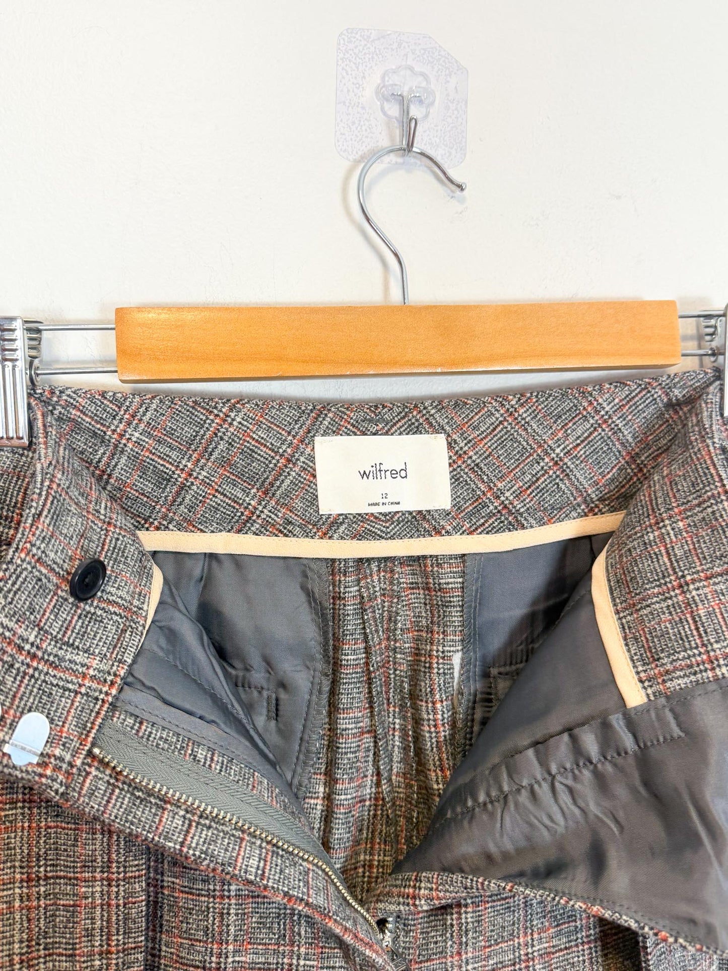 Wilfred "Félicité Tie Belted Wool Cropped Pant in Grey/Red" (Size 12)