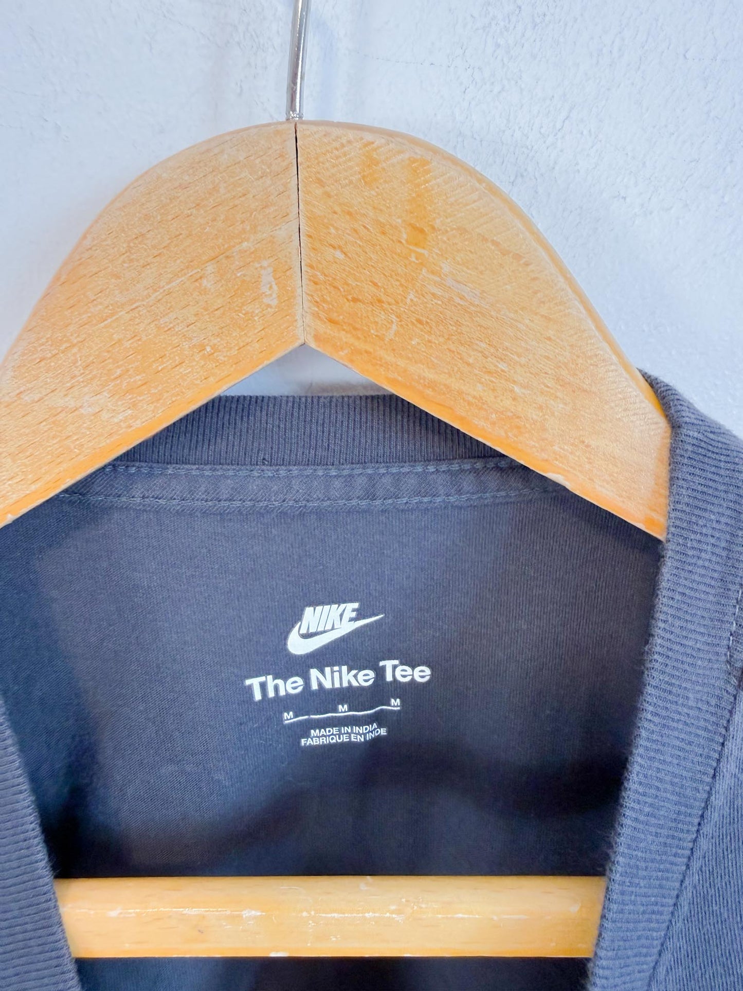 The Nike Tee in Grey (Size M)