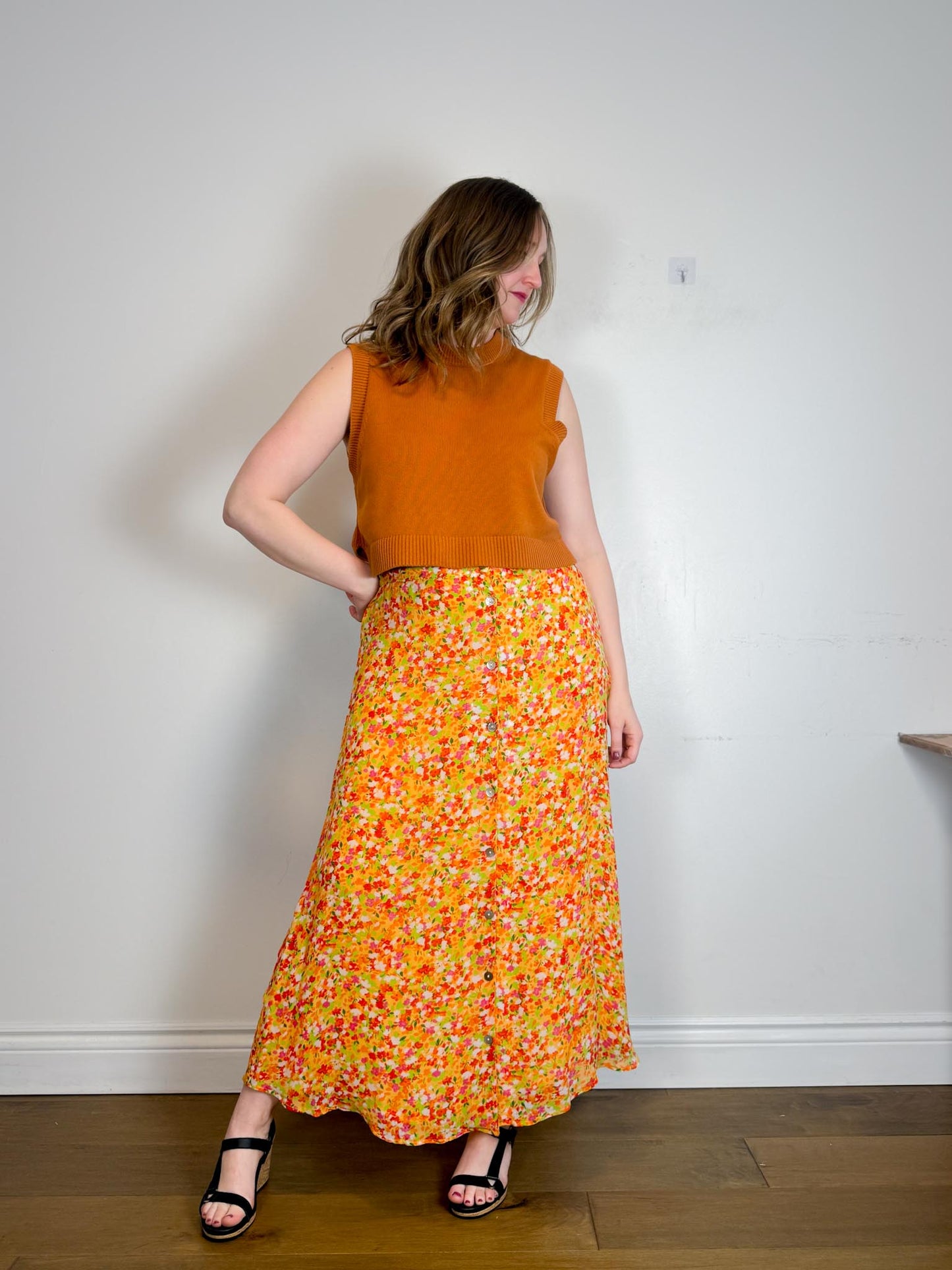 Vintage Floral Midi Skirt (Size L/XL)