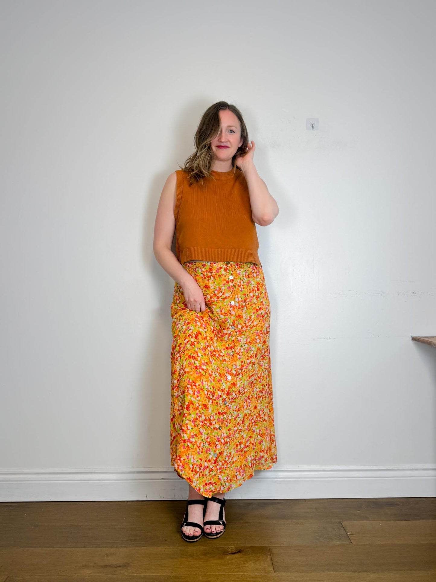 Vintage Floral Midi Skirt (Size L/XL)