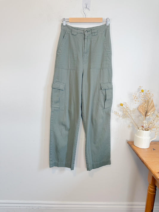 Lucy & Yak Sustainable High Rise Cargo Pants in Green (Size S)
