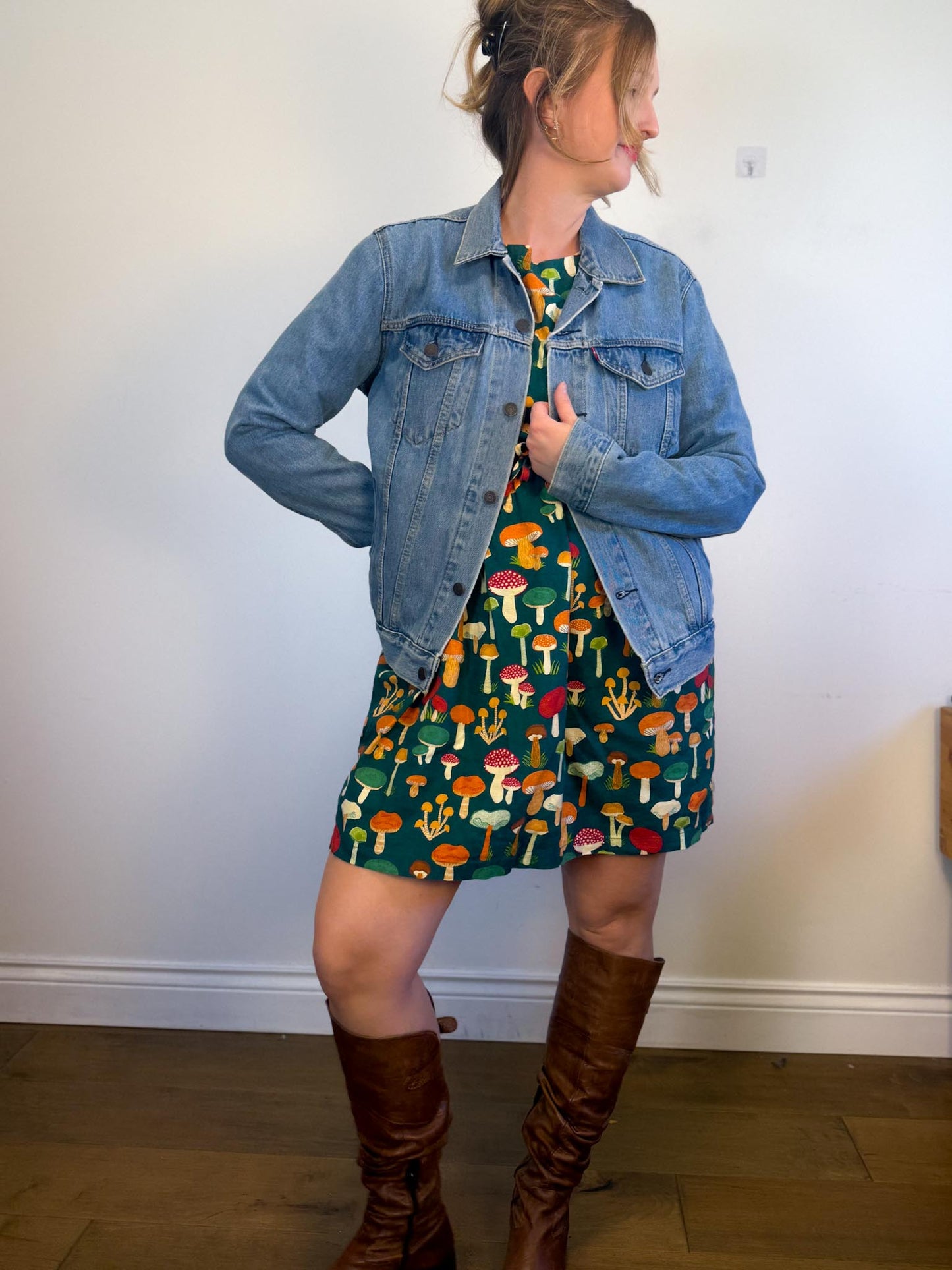 Levi’s Denim Jacket in Light Wash (Size M)