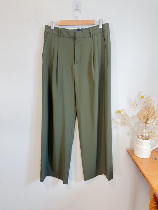 Gap "Pleated Wide Leg Trousers in Moss Green" (Size 12)