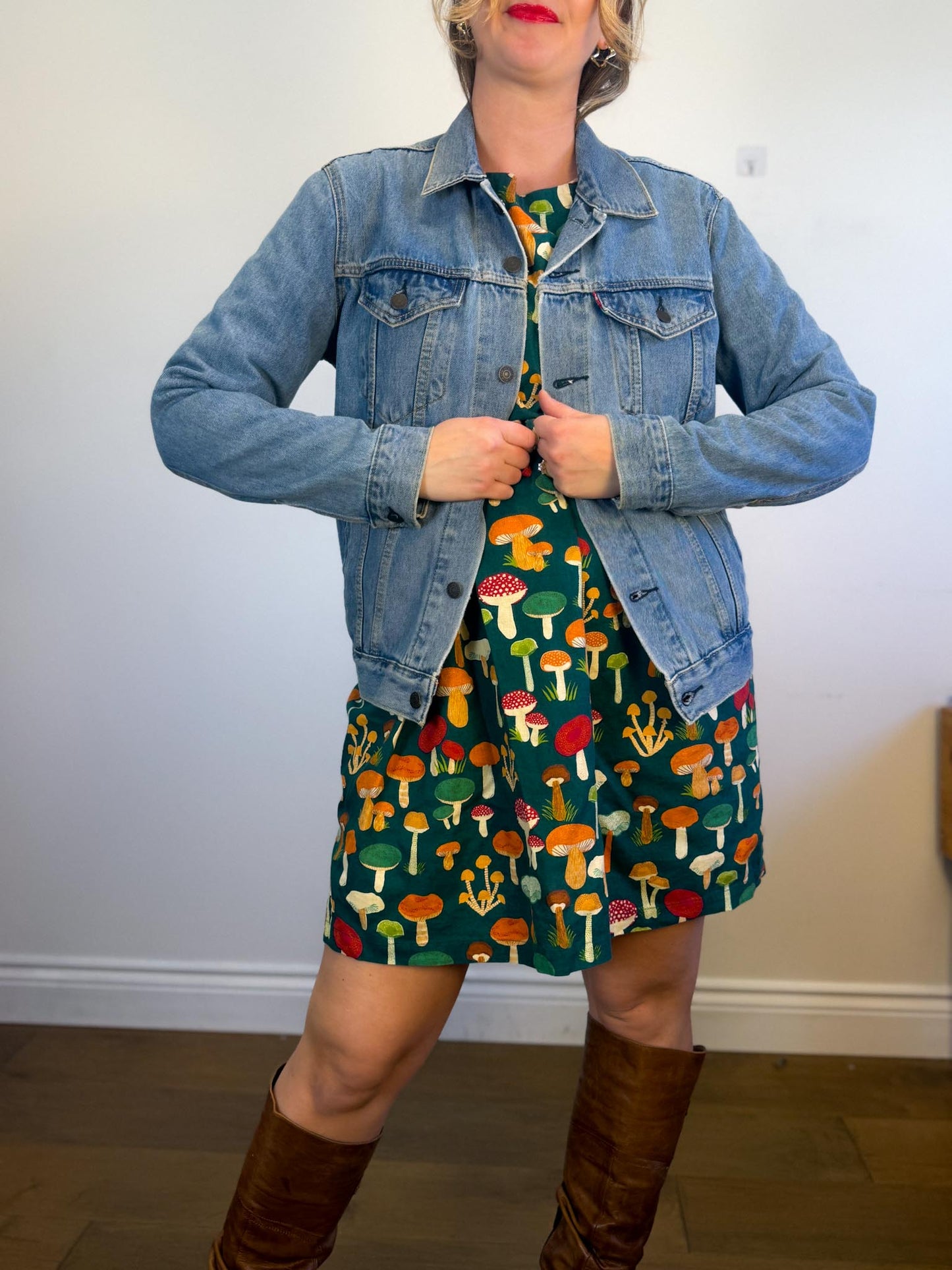 Levi’s Denim Jacket in Light Wash (Size M)