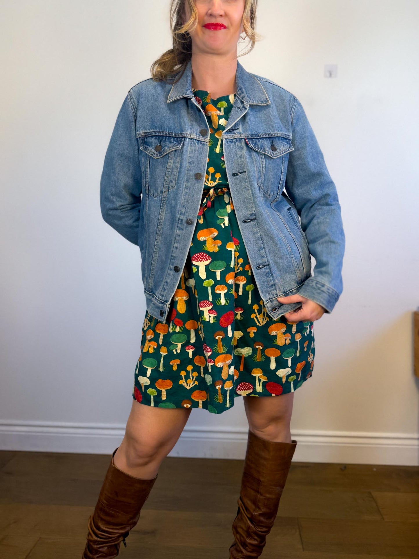 Levi’s Denim Jacket in Light Wash (Size M)