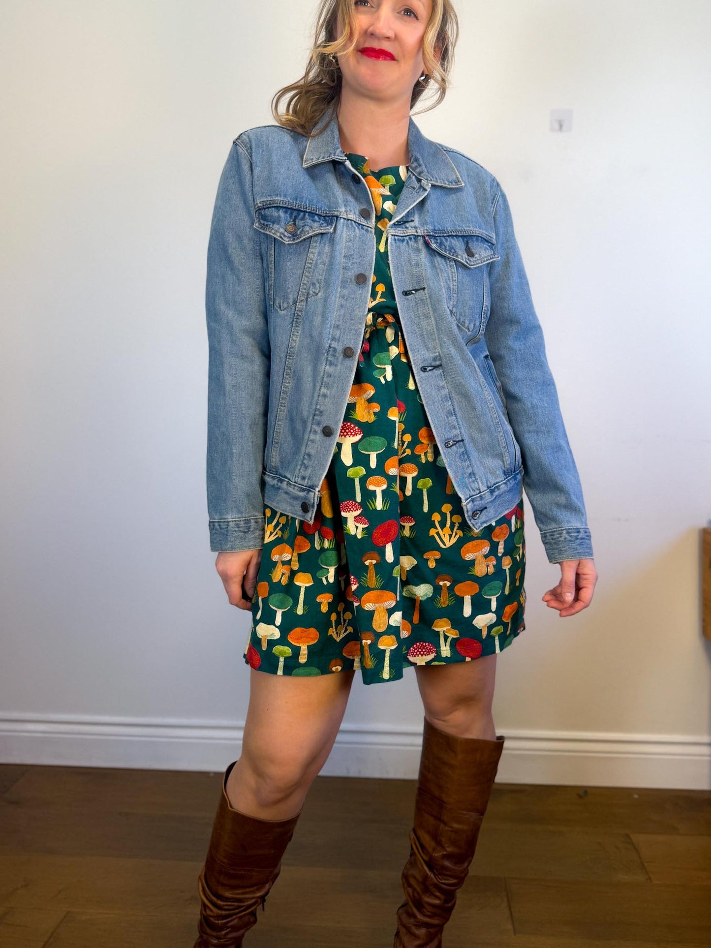 Levi’s Denim Jacket in Light Wash (Size M)