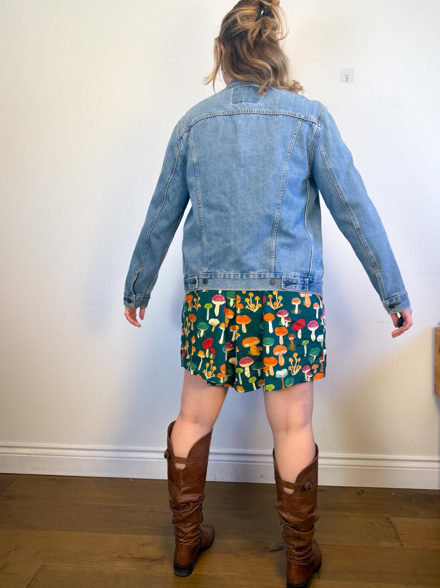 Levi’s Denim Jacket in Light Wash (Size M)