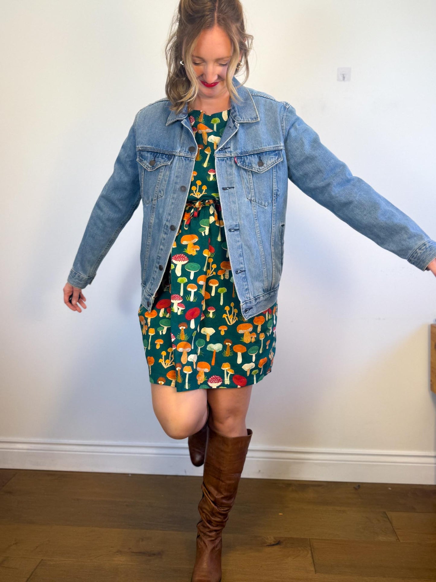 Levi’s Denim Jacket in Light Wash (Size M)