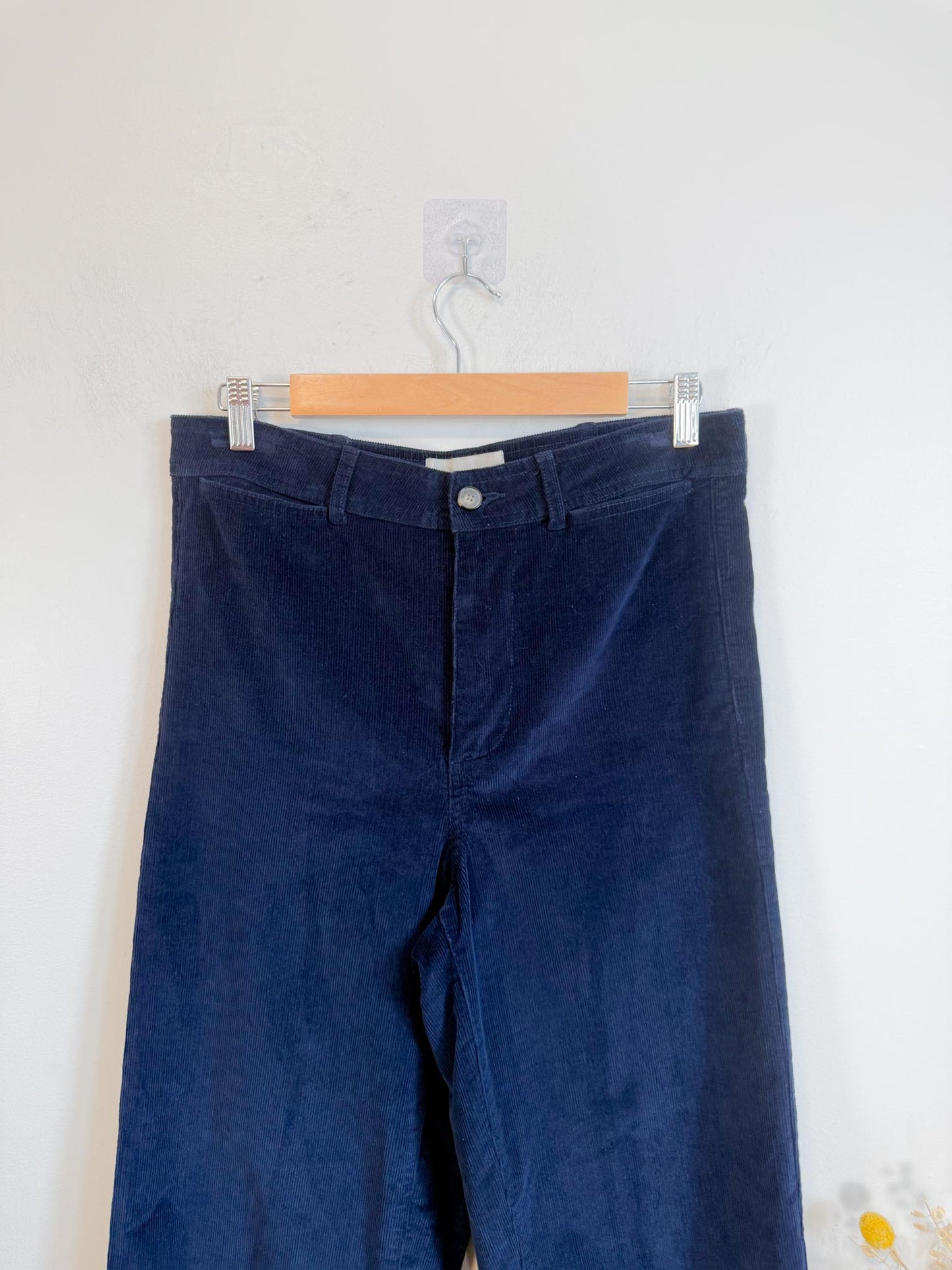 Everlane “The Corduroy Wide Leg Pant in Navy" (Size 8)