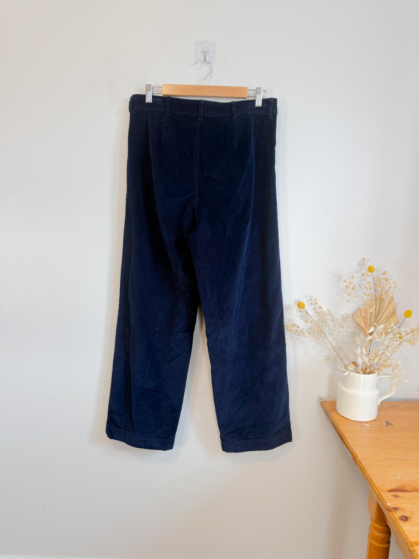 Everlane “The Corduroy Wide Leg Pant in Navy" (Size 8)