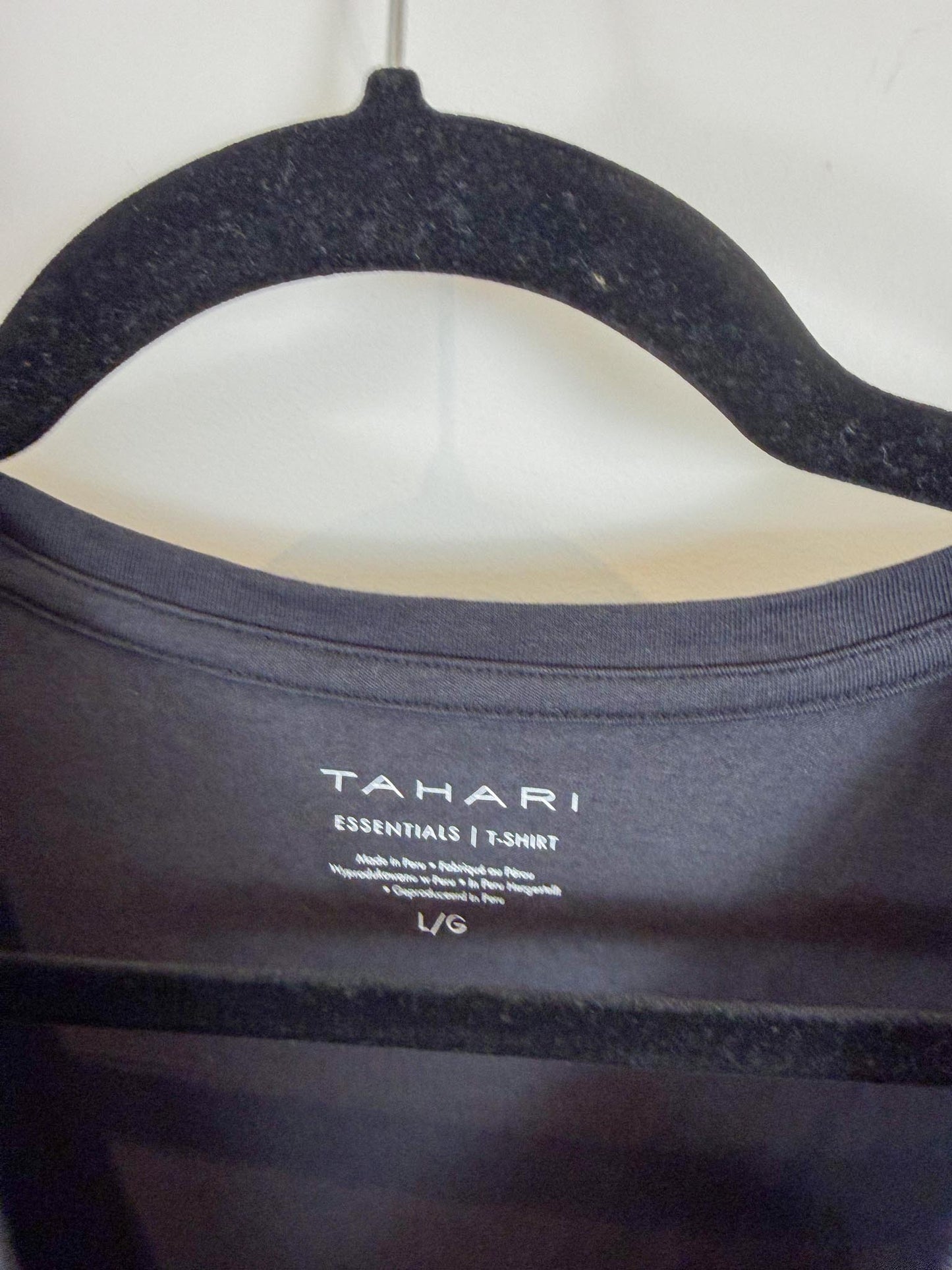 TAHARI  Essentials T-Shirt in Black NWT (Size L)