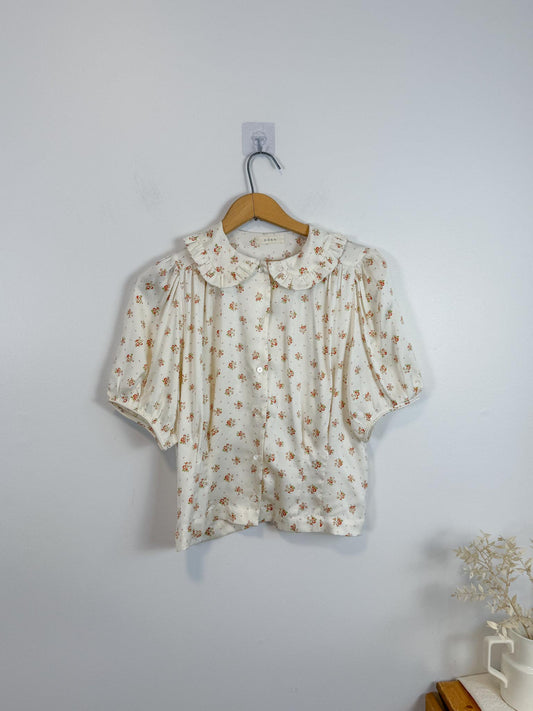 DOEN "Bel Ruffled Silk-charmeuse Blouse in Floral" (Size S)