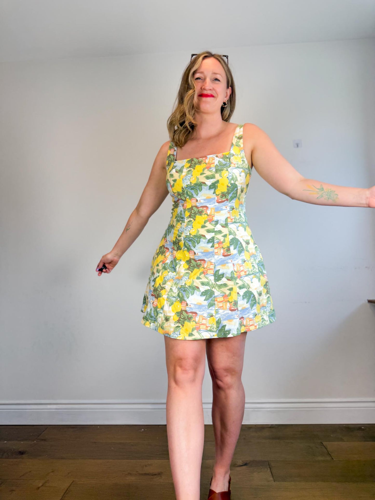 Abercrombie & Fitch Mini Dress in Lemon Italian Coastline Print (Size L)