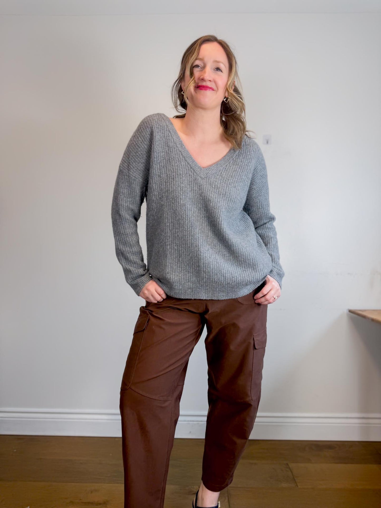 Theory V-Neck Yak & Merino Wool Sweater in Grey (Size L)