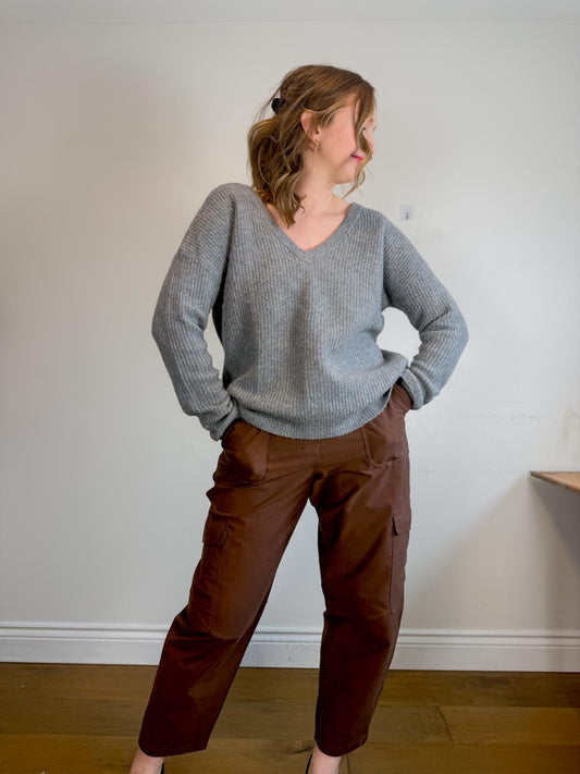 Theory V-Neck Yak & Merino Wool Sweater in Grey (Size L)