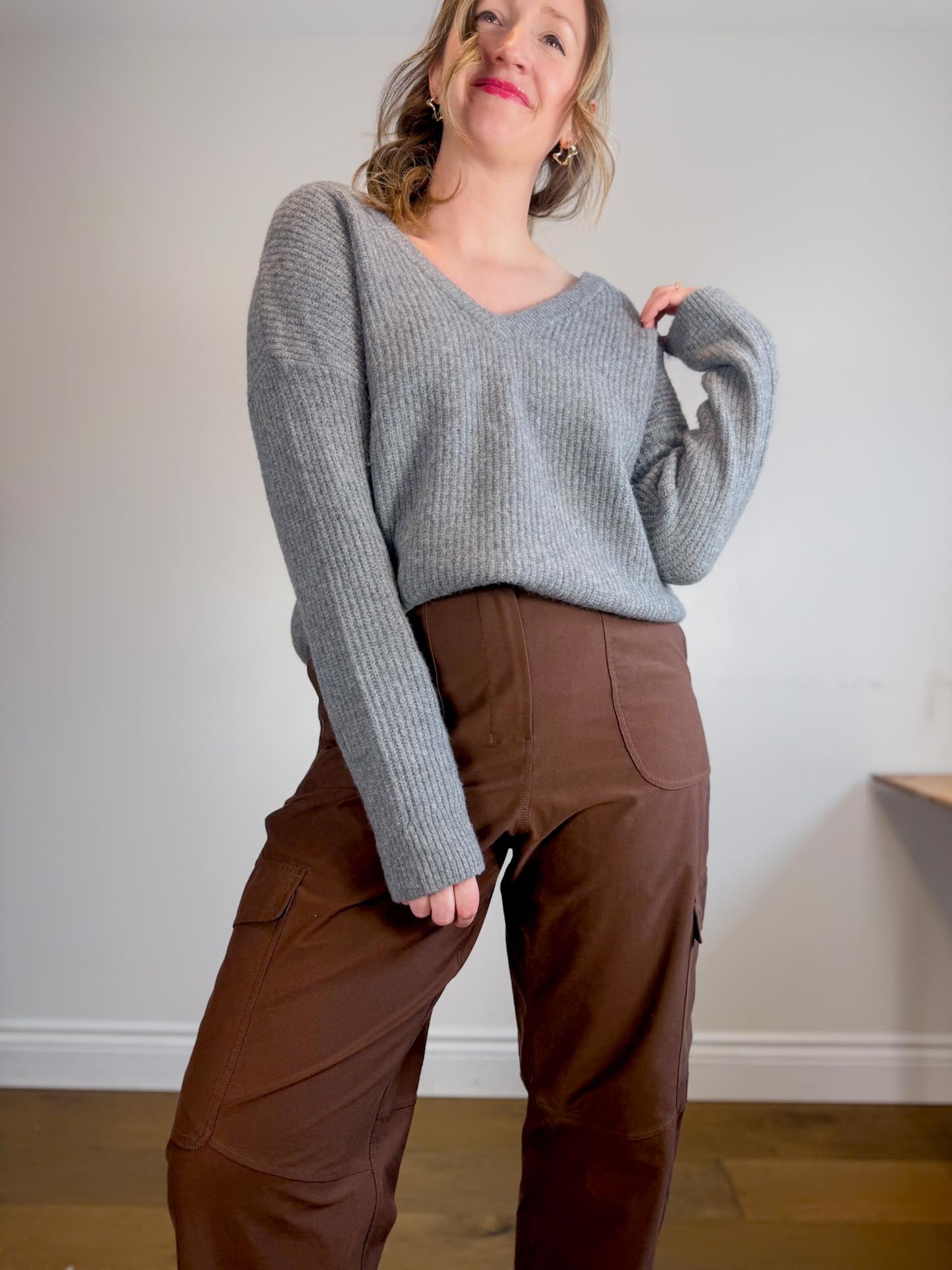 Theory V-Neck Yak & Merino Wool Sweater in Grey (Size L)
