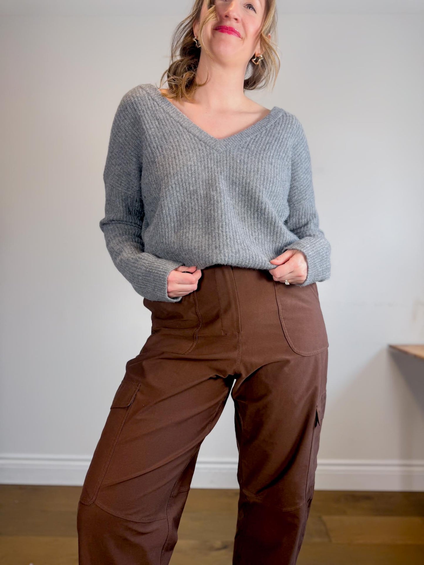 Theory V-Neck Yak & Merino Wool Sweater in Grey (Size L)
