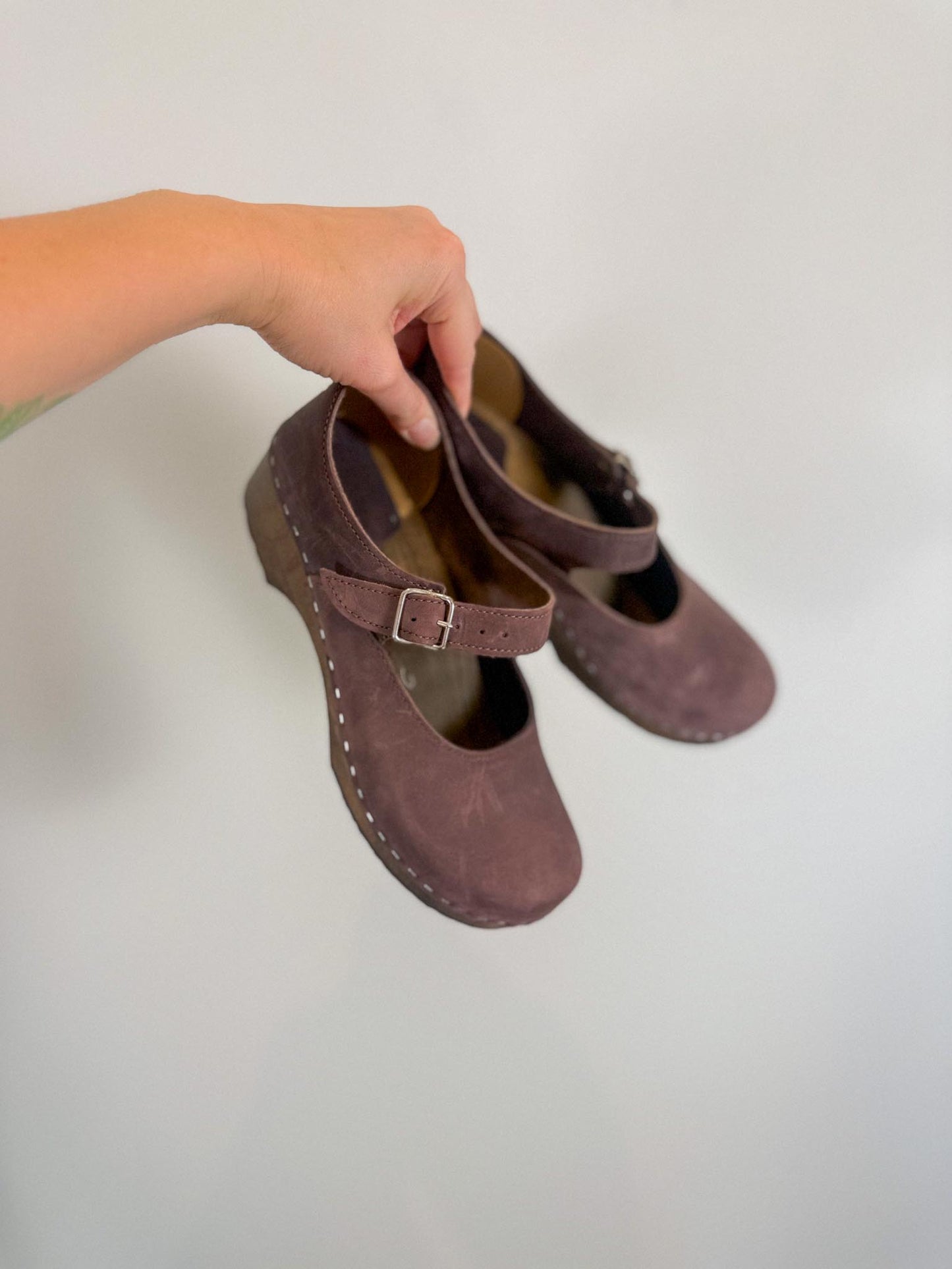 SANDGRENS Sustainable "Mary Jane Clogs in Brown" (Size 9)