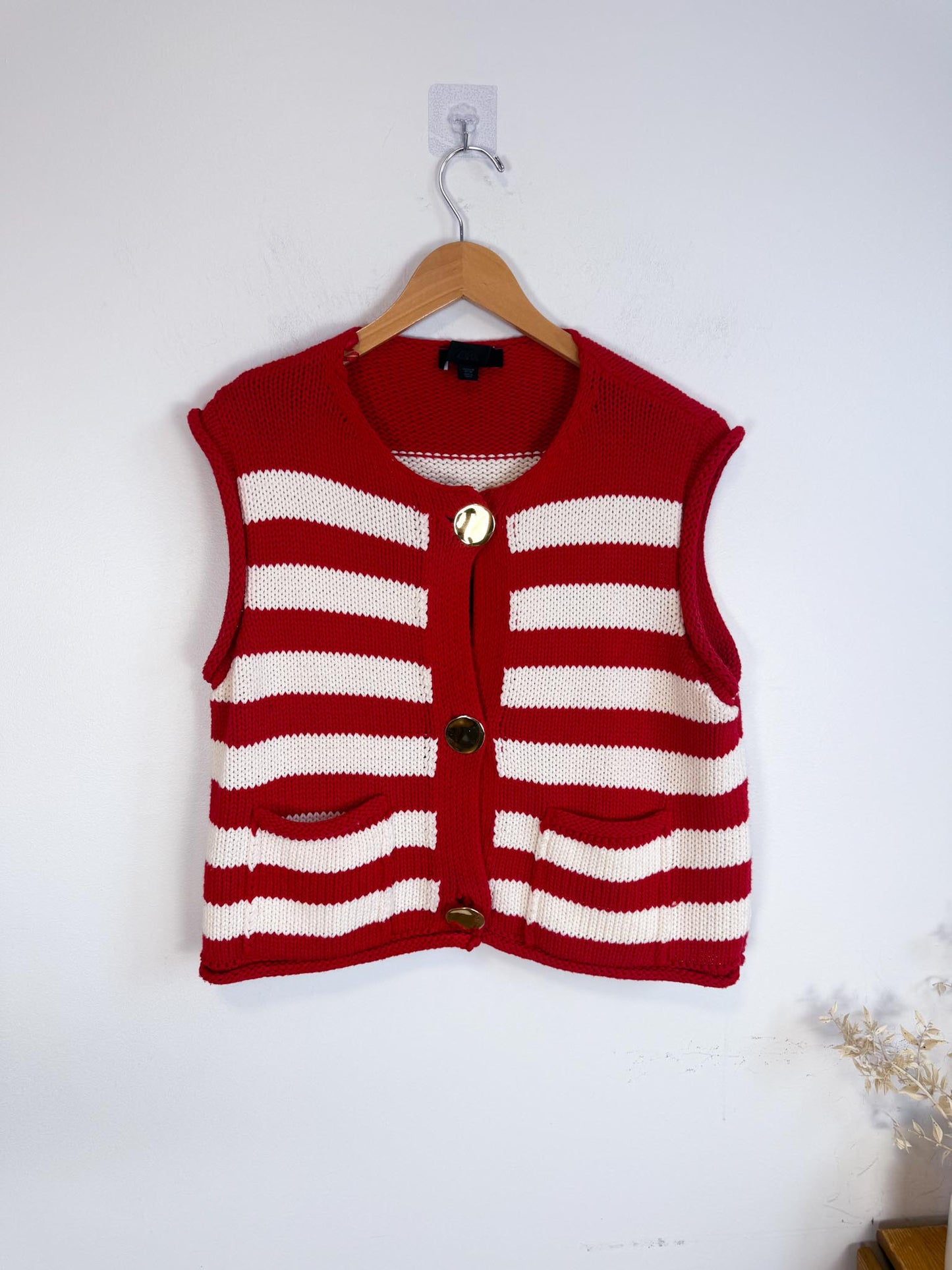 Zara Striped Sweater Vest in Red/White (Size M/L)