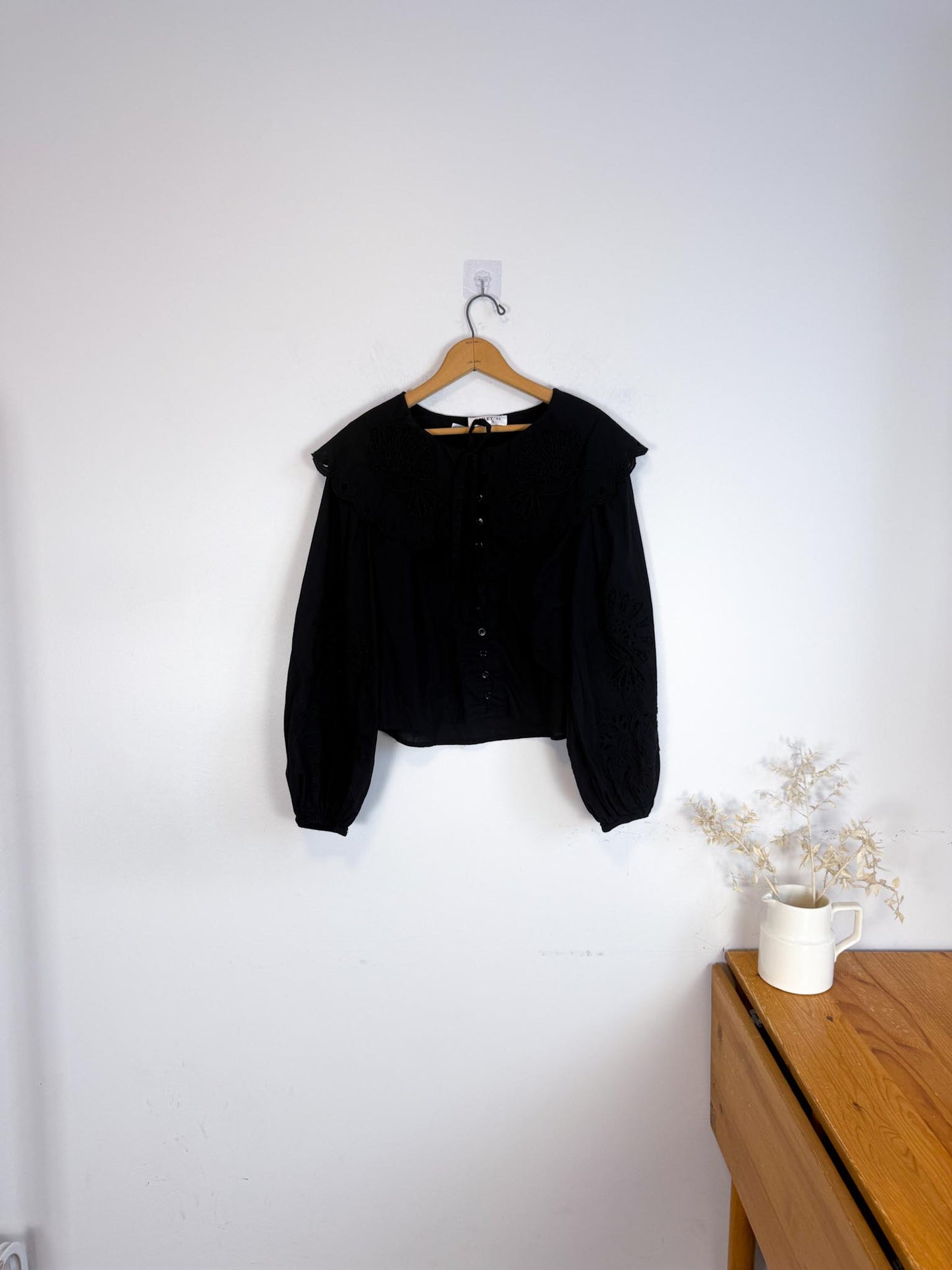 BAILEY /44 Peter Pan Collar Eyelet Blouse in Black (Size S/M)