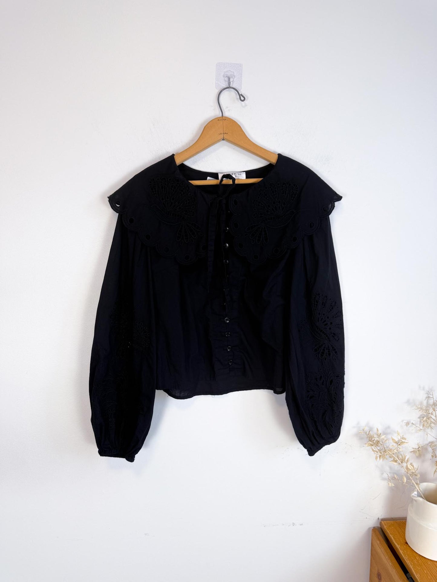 BAILEY /44 Peter Pan Collar Eyelet Blouse in Black (Size S/M)