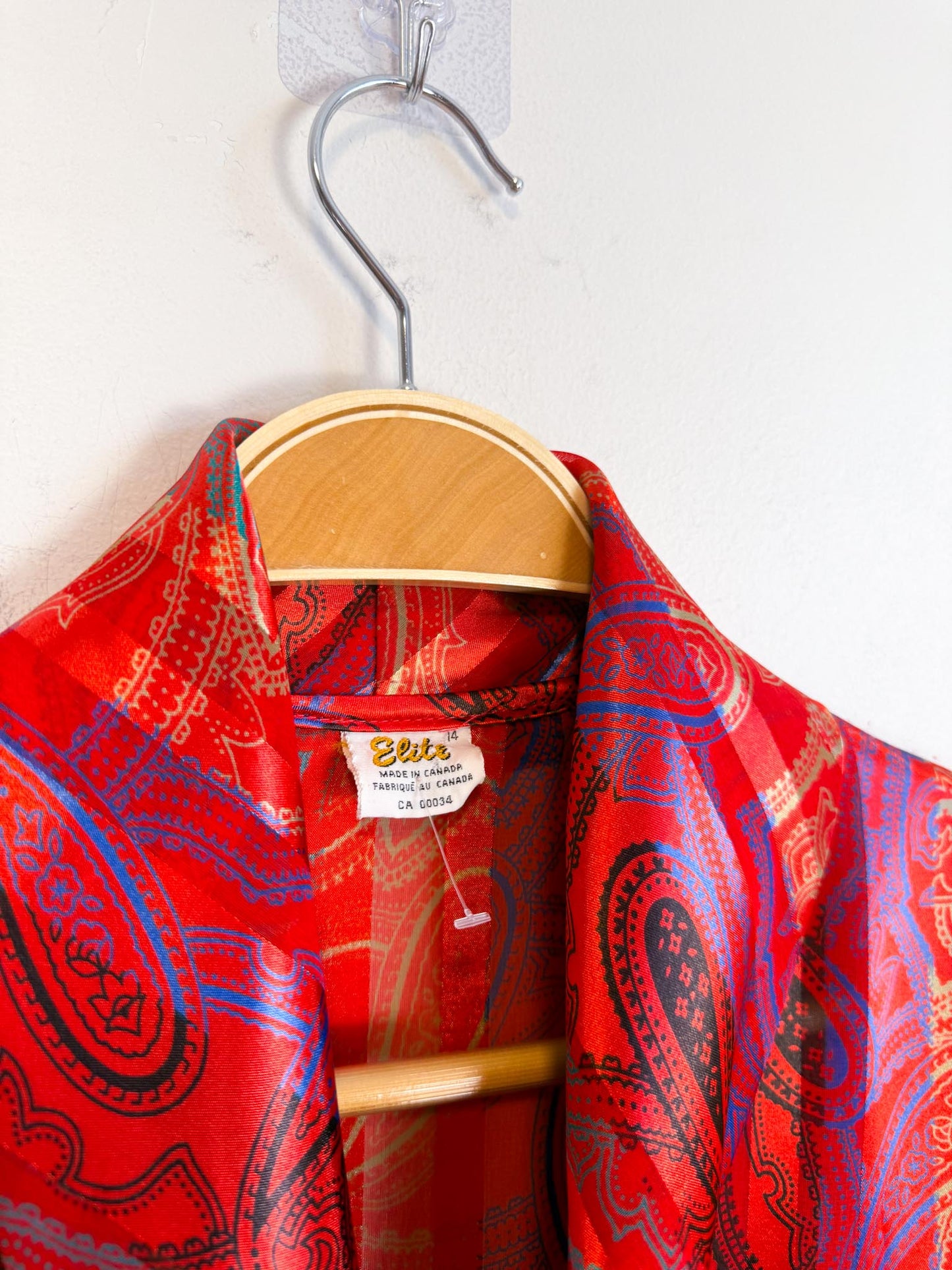 Vintage Blouse with Neck Tie in Red (Size M/L)