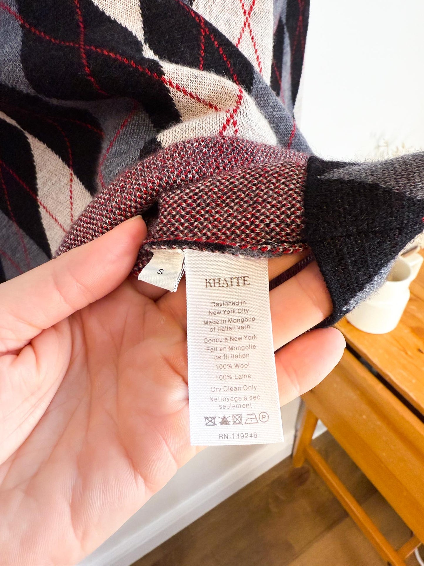 Argyle Collared Cropped Sweater in Black/Red/White (Size L/XL)