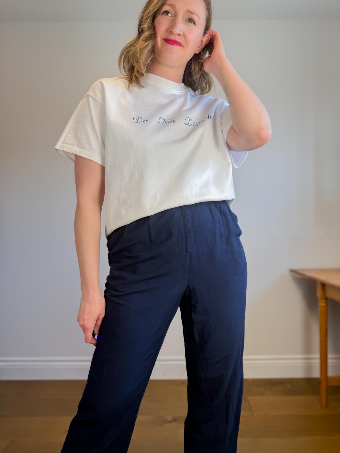MR.SATURDAY Designer "Do Not Disturb" Graphic T-Shirt in White (Size M)