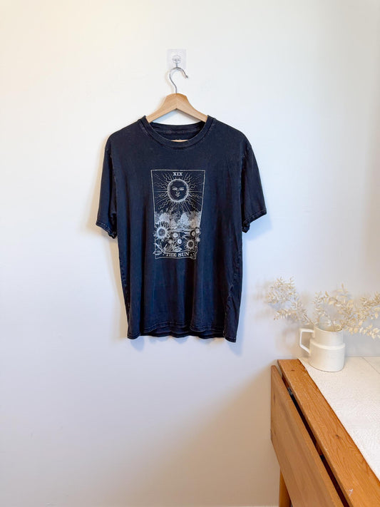 The Sun Graphic Tee in Faded Black (Size M/L)