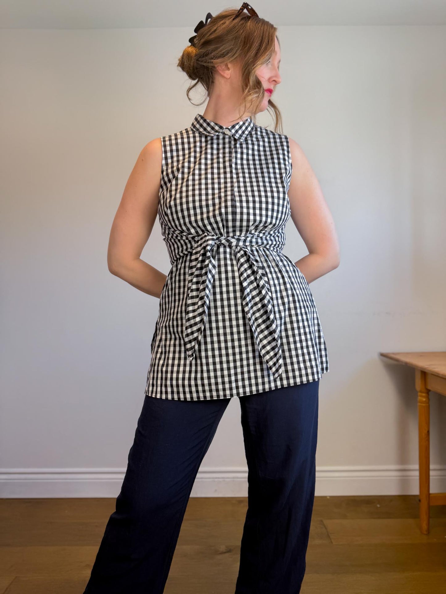 Lafayette 148 "Mariel Check Sleeveless Front Tie Blouse in White/Black" (Size L)