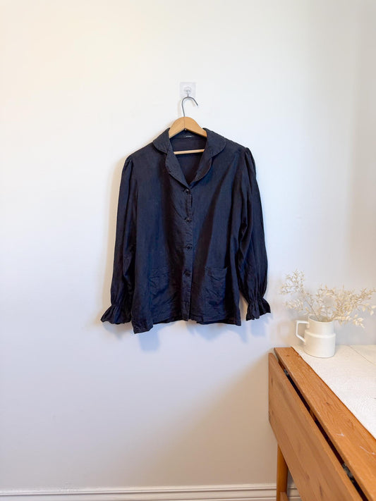 Le Petit Trou "Chloe Linen Shirt in Black" (Size M/L)