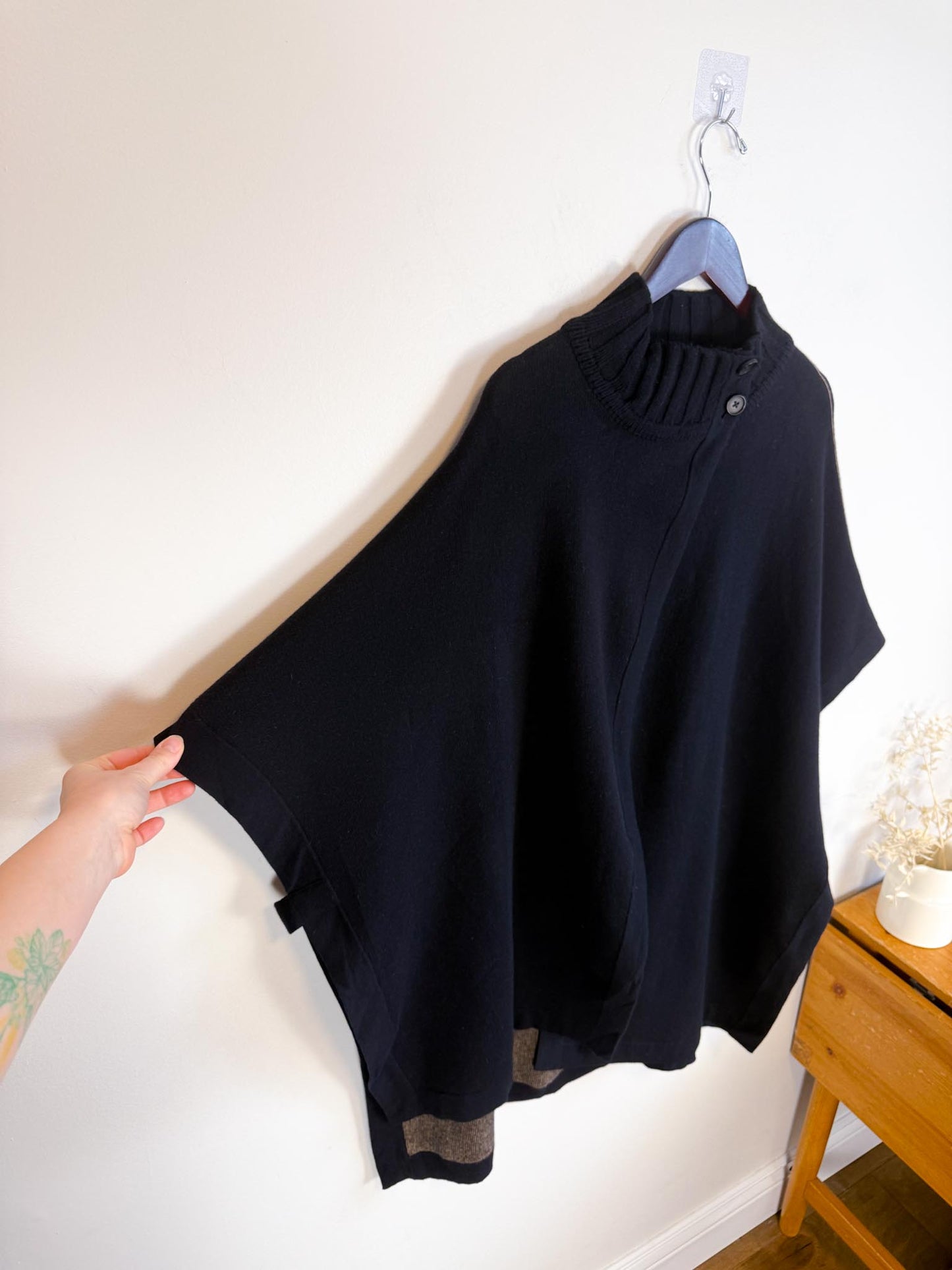 Theory Palomino Reversible Wool Cape Jacket in Black (Size M/L)