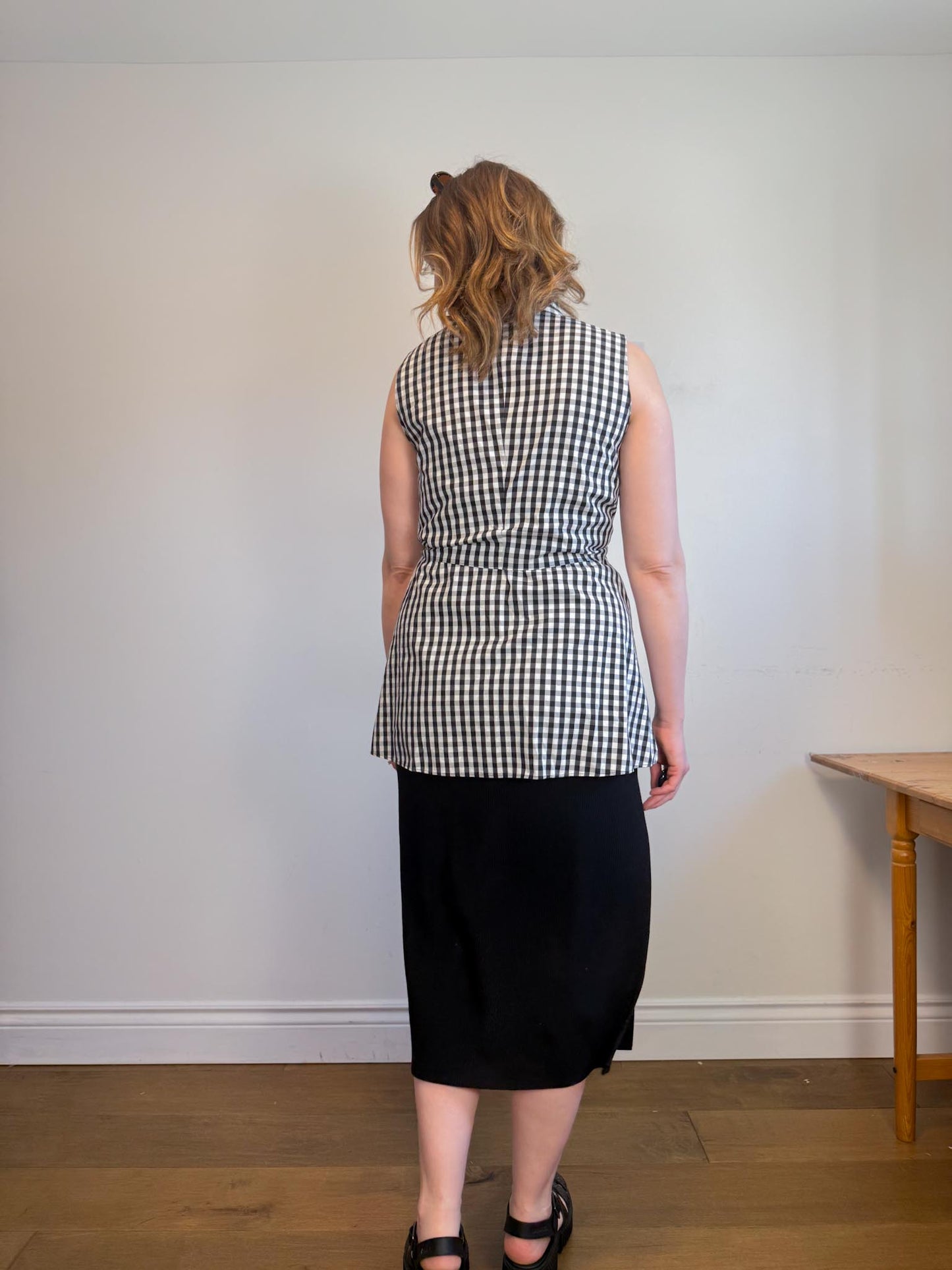 Lafayette 148 "Mariel Check Sleeveless Front Tie Blouse in White/Black" (Size L)