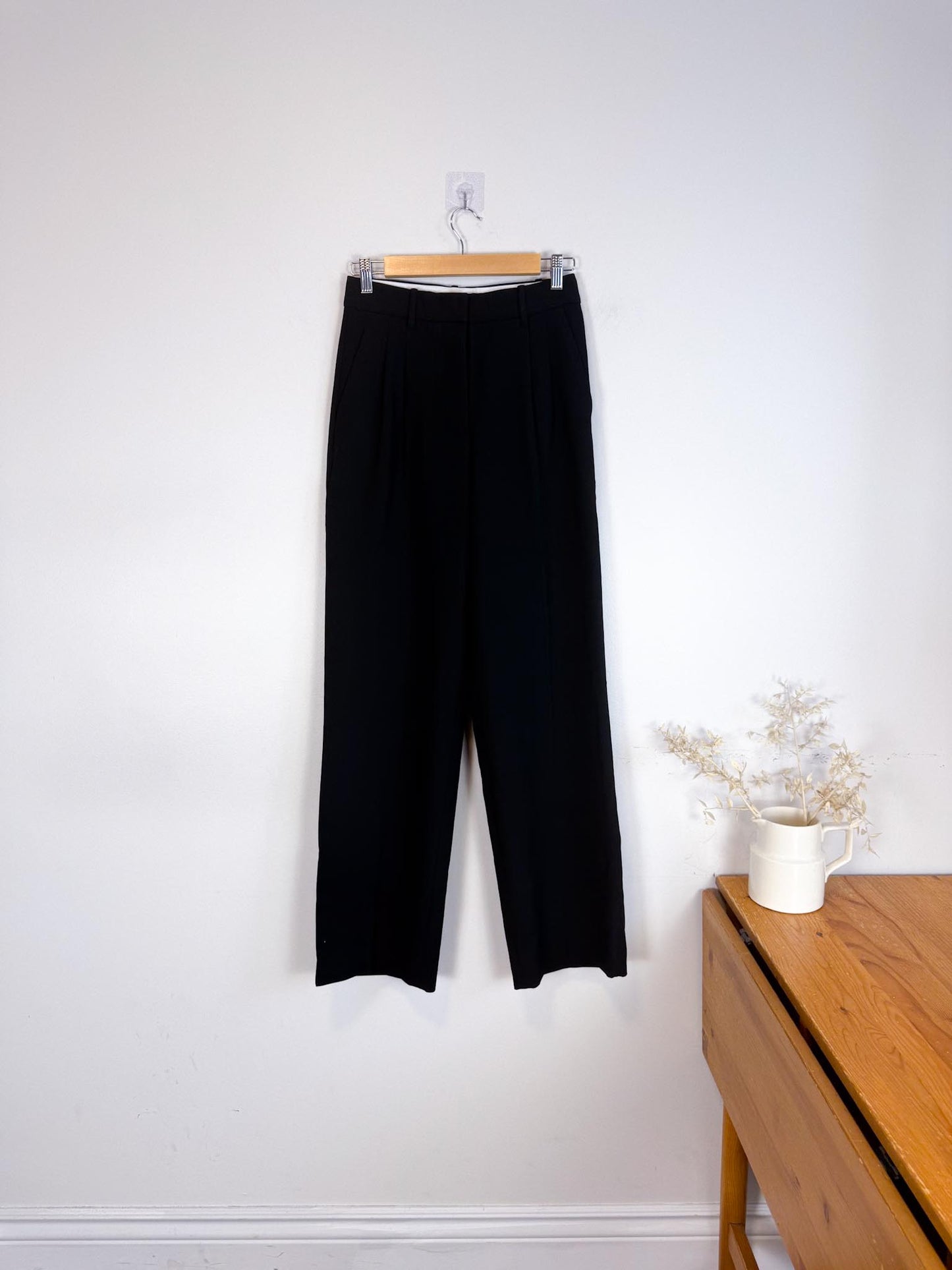 Wilfred "The Effortless Pant in Black" (Size 4)