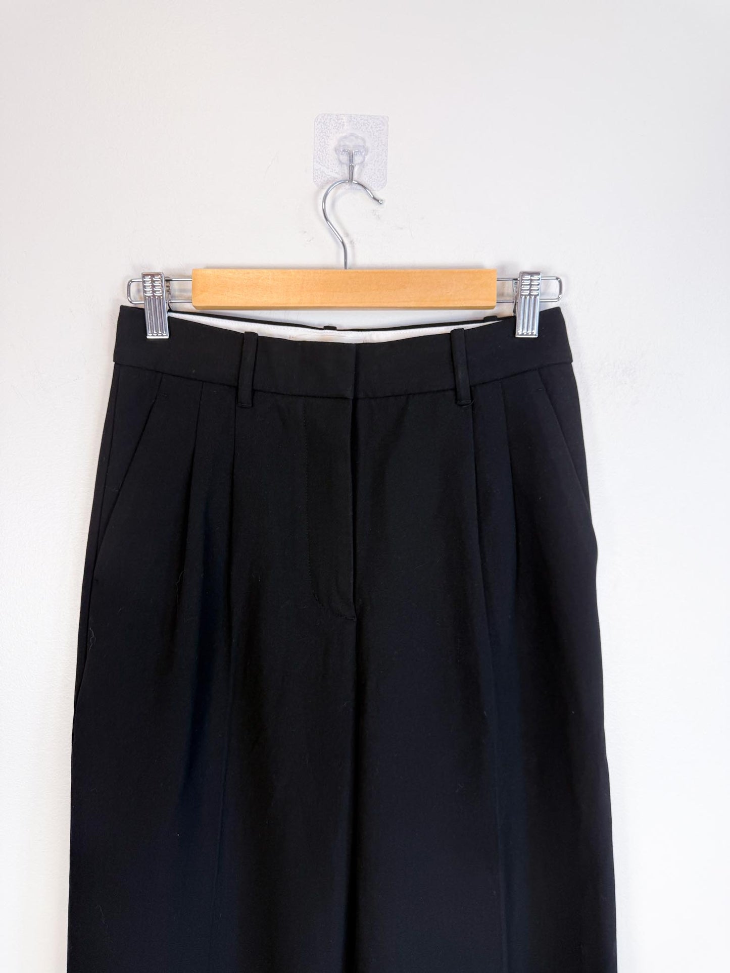 Wilfred "The Effortless Pant in Black" (Size 4)